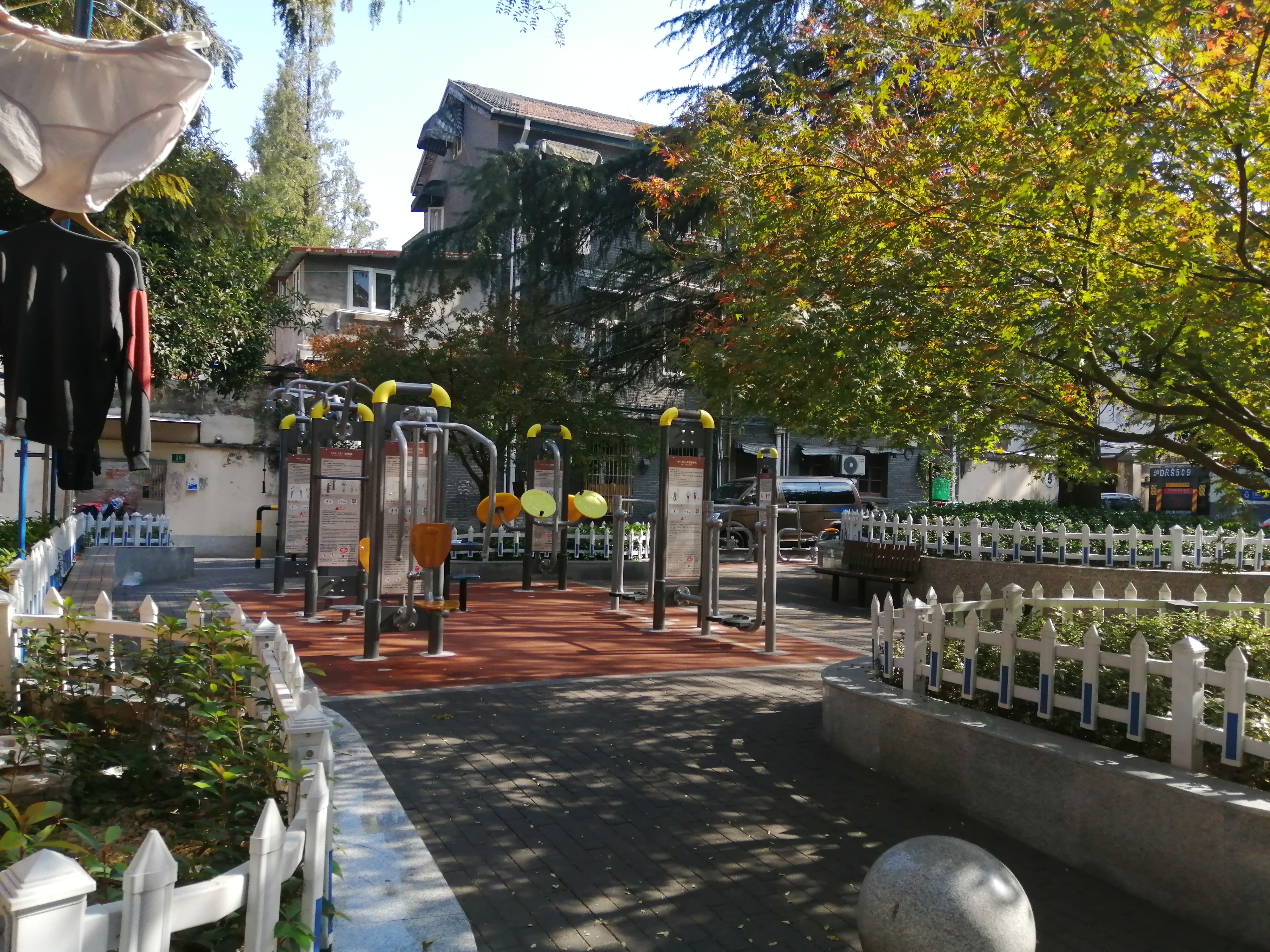 新華居委健身點(diǎn)