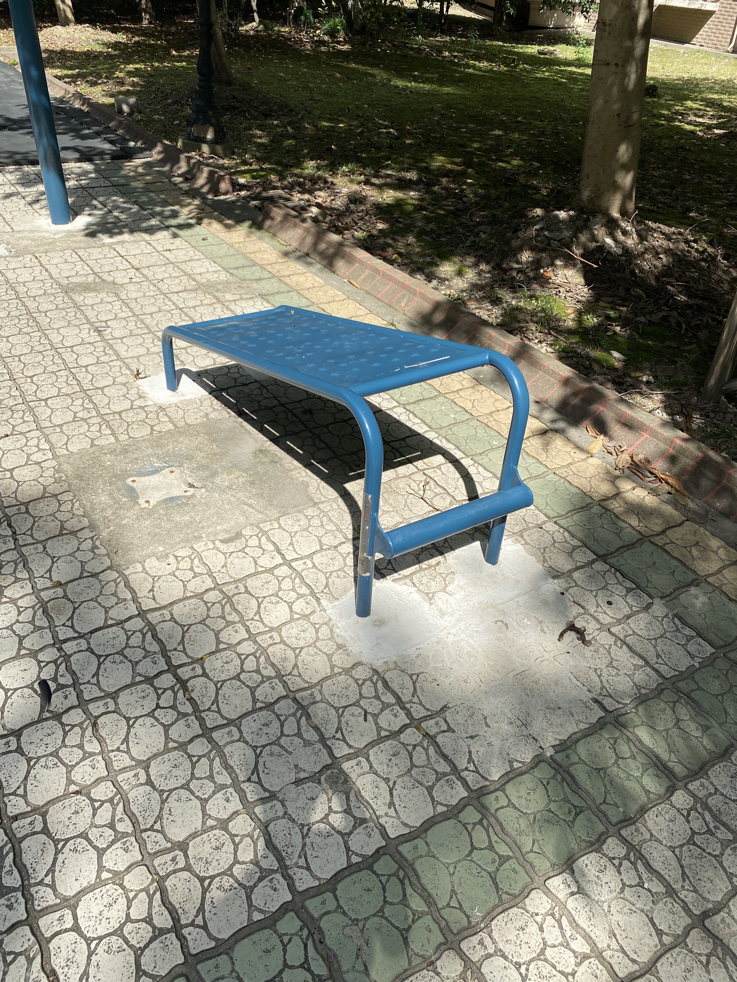 腹肌訓(xùn)練器