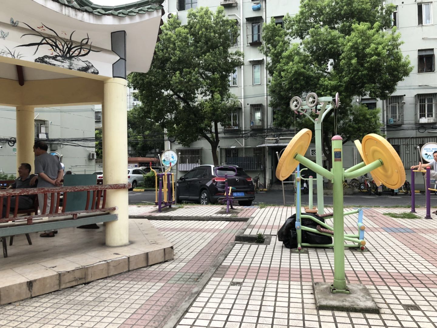 逸仙一村三居委健身苑點(diǎn)