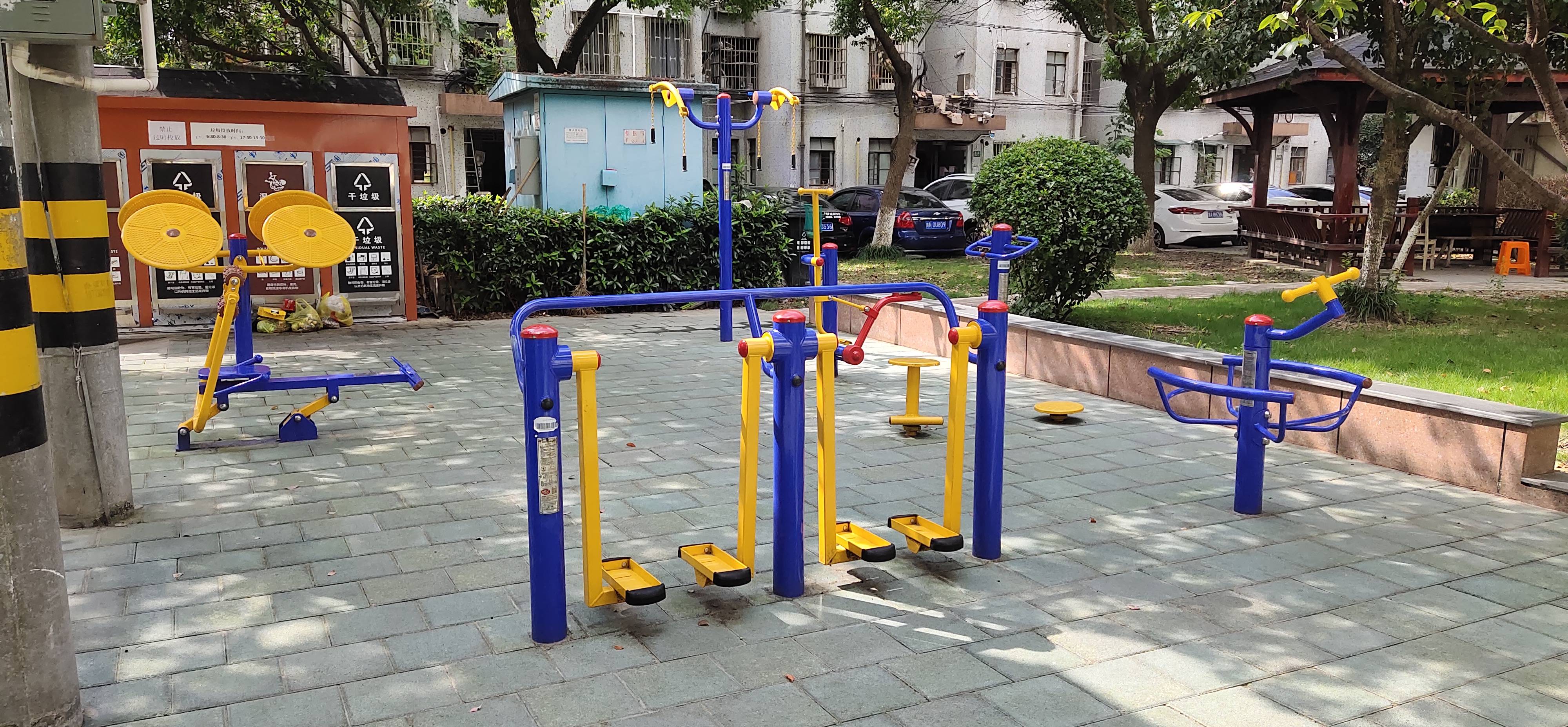 羅南居委健身苑點(diǎn)