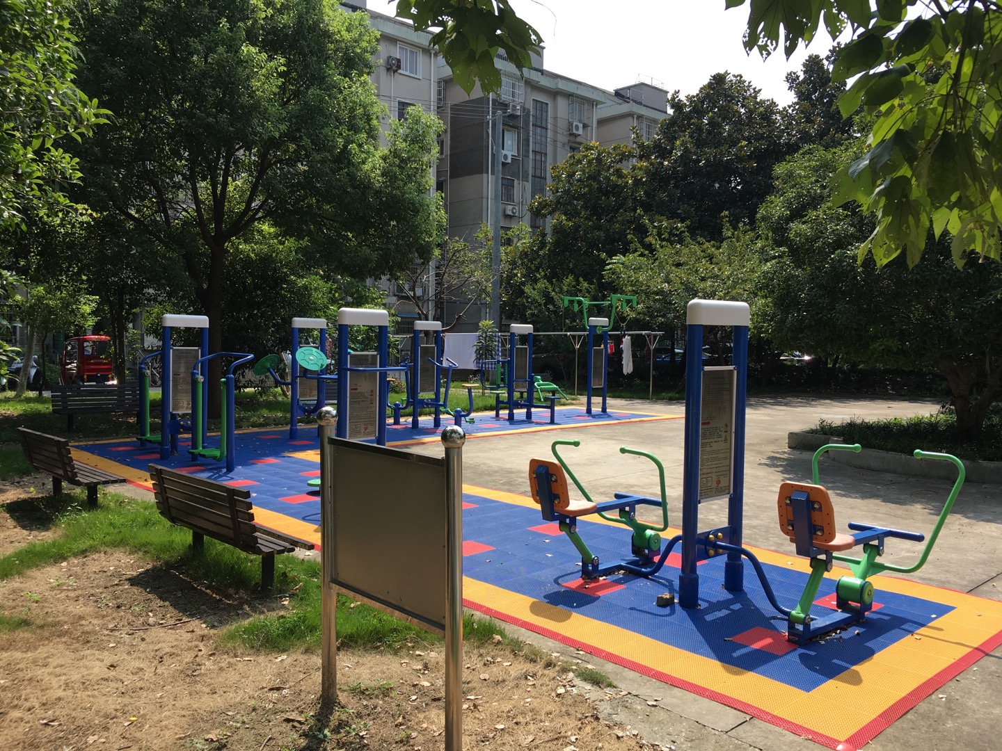 海江二村居委健身點(diǎn)(4)