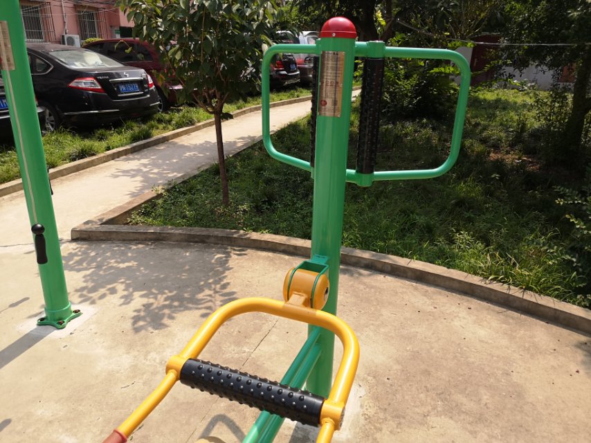 坐式腰背按摩器