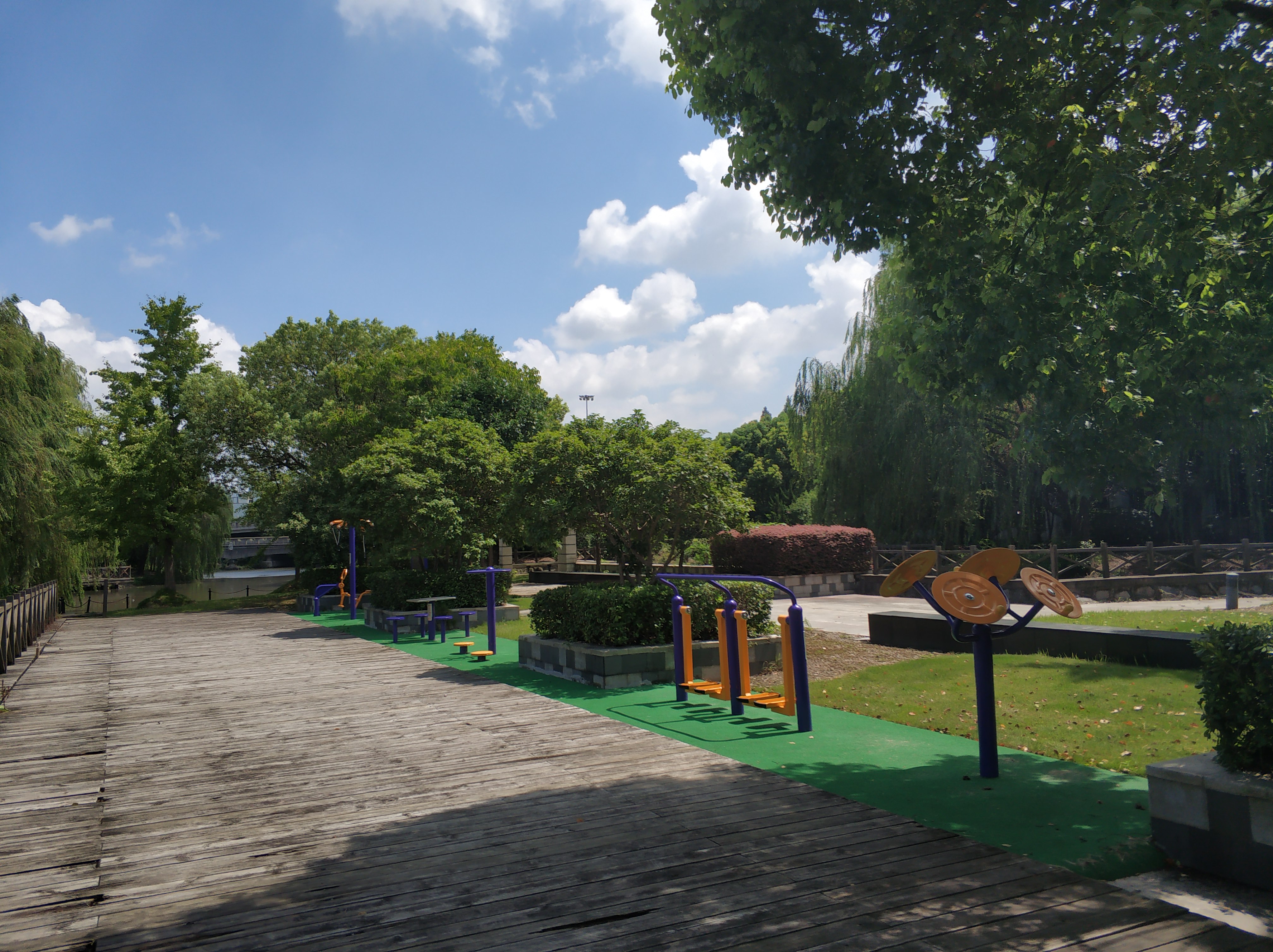 青松社區(qū)市民益智健身點(diǎn)