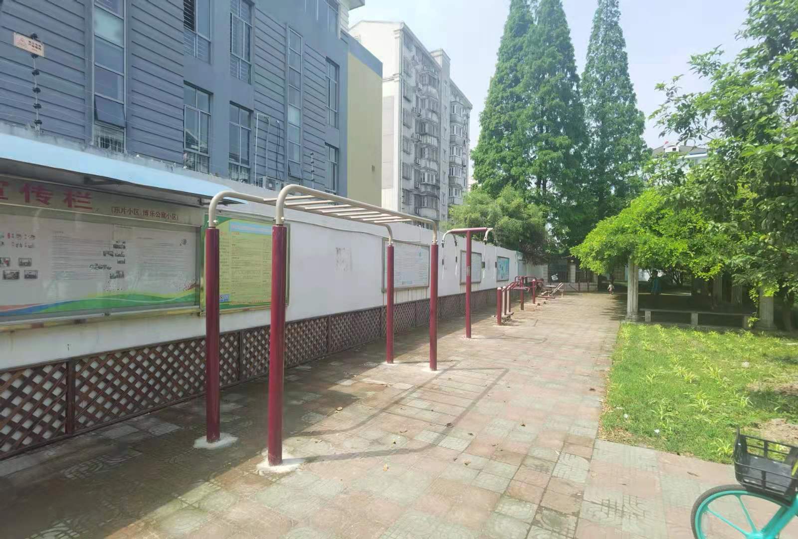 李園二村小花園健身點