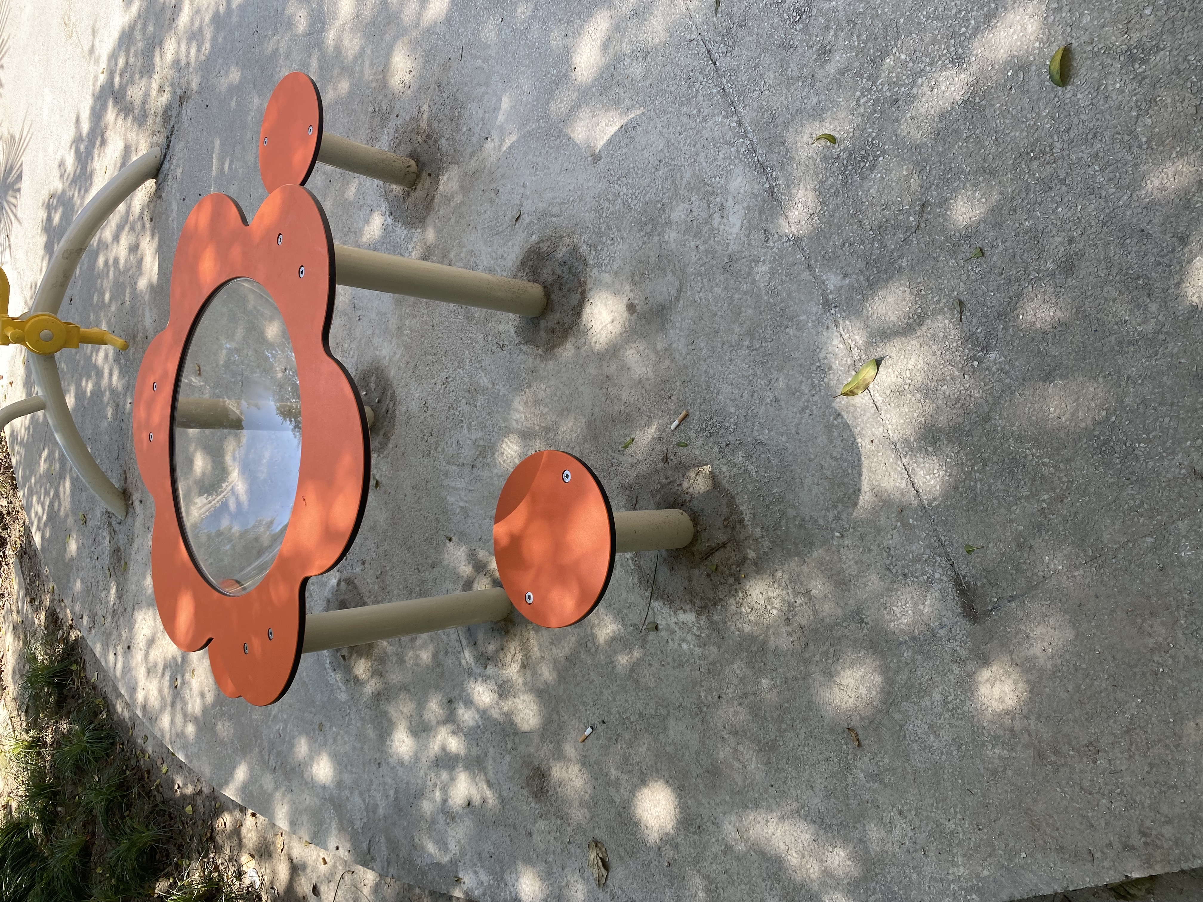 兒童娛樂(lè)設(shè)施