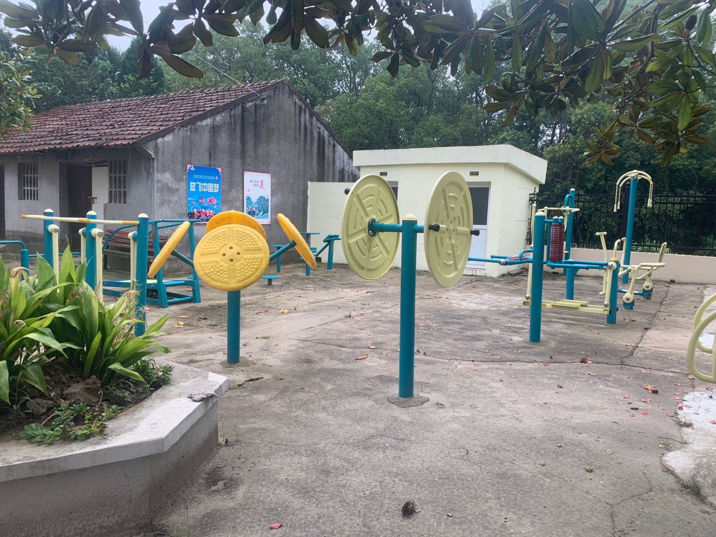 東平鎮(zhèn)東風(fēng)新村利民新村健身點