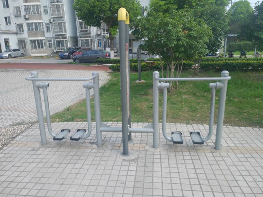 雙位太空漫步機