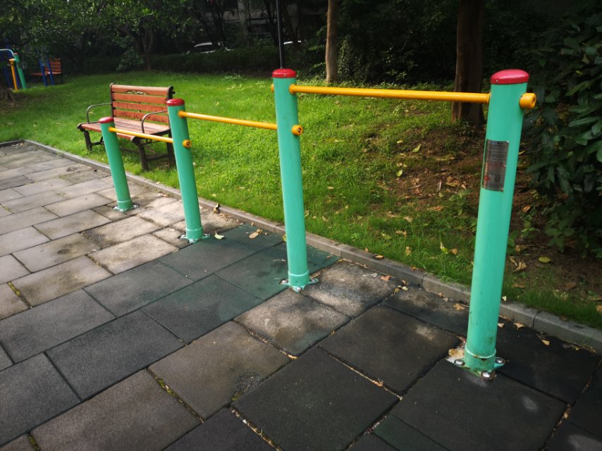 多聯(lián)壓腿架