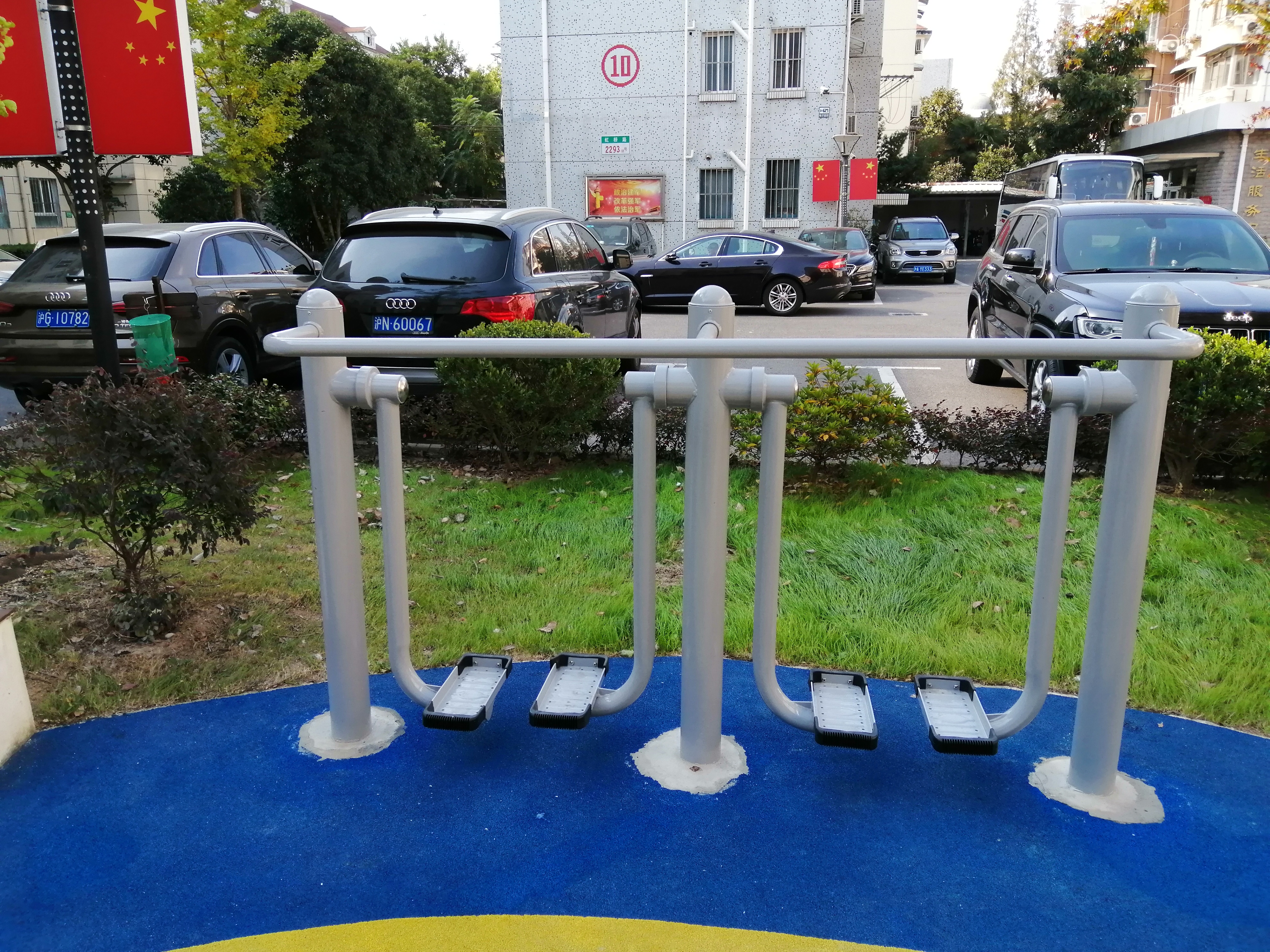 二位智能太空漫步機(jī)