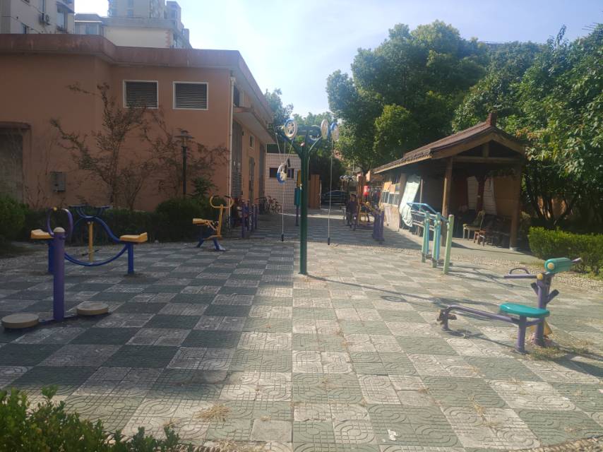 上南十一村居委150弄健身點(diǎn)1