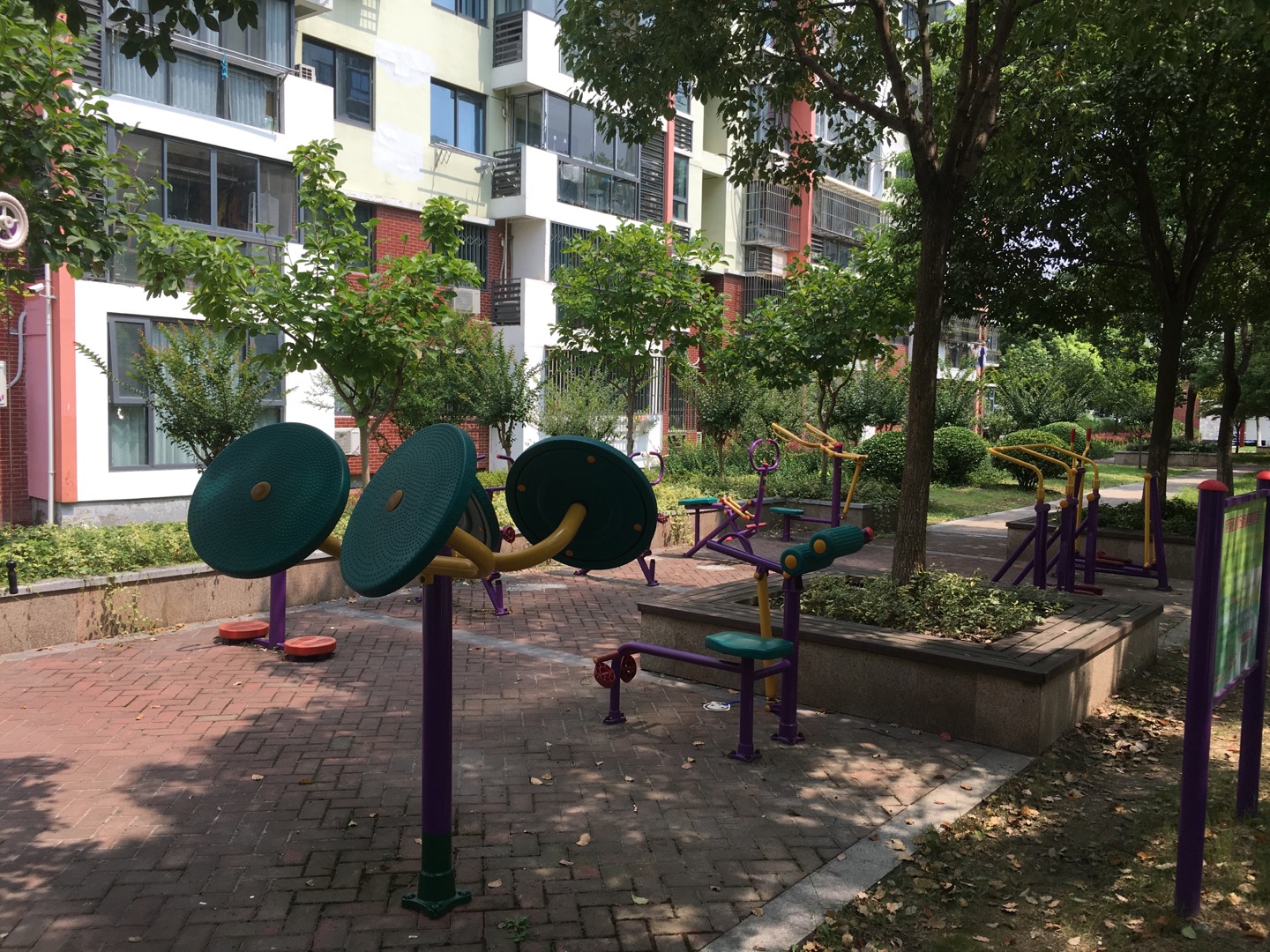 萬源新城四期健身點(diǎn)1