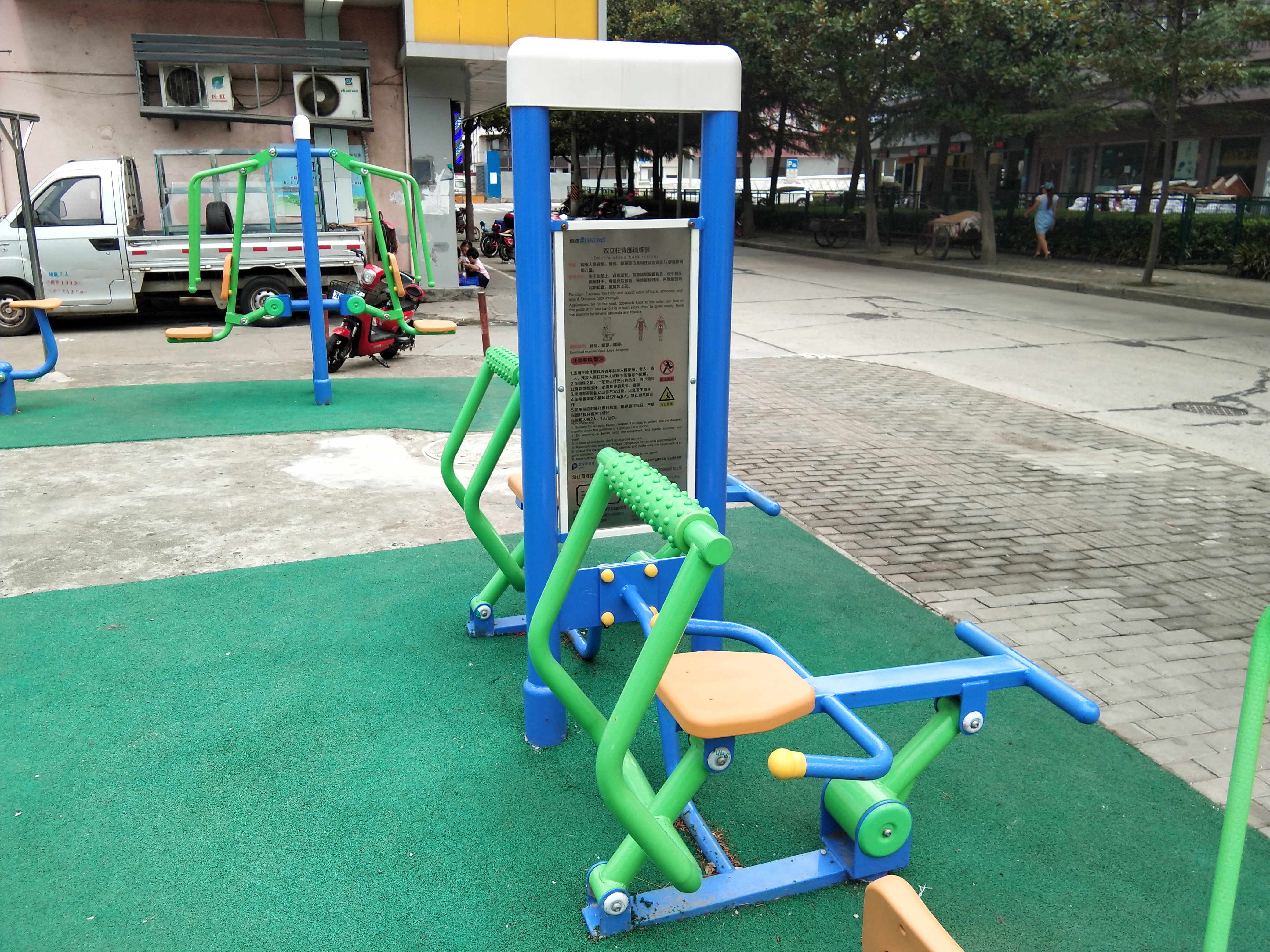 雙立柱背部訓(xùn)練器