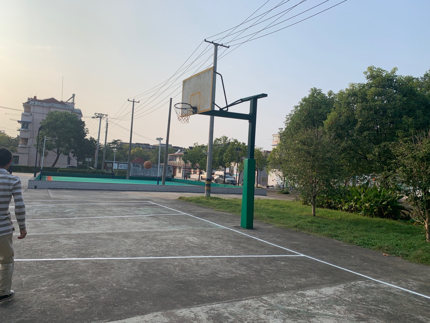 東平鎮(zhèn)東風農(nóng)民健身工程