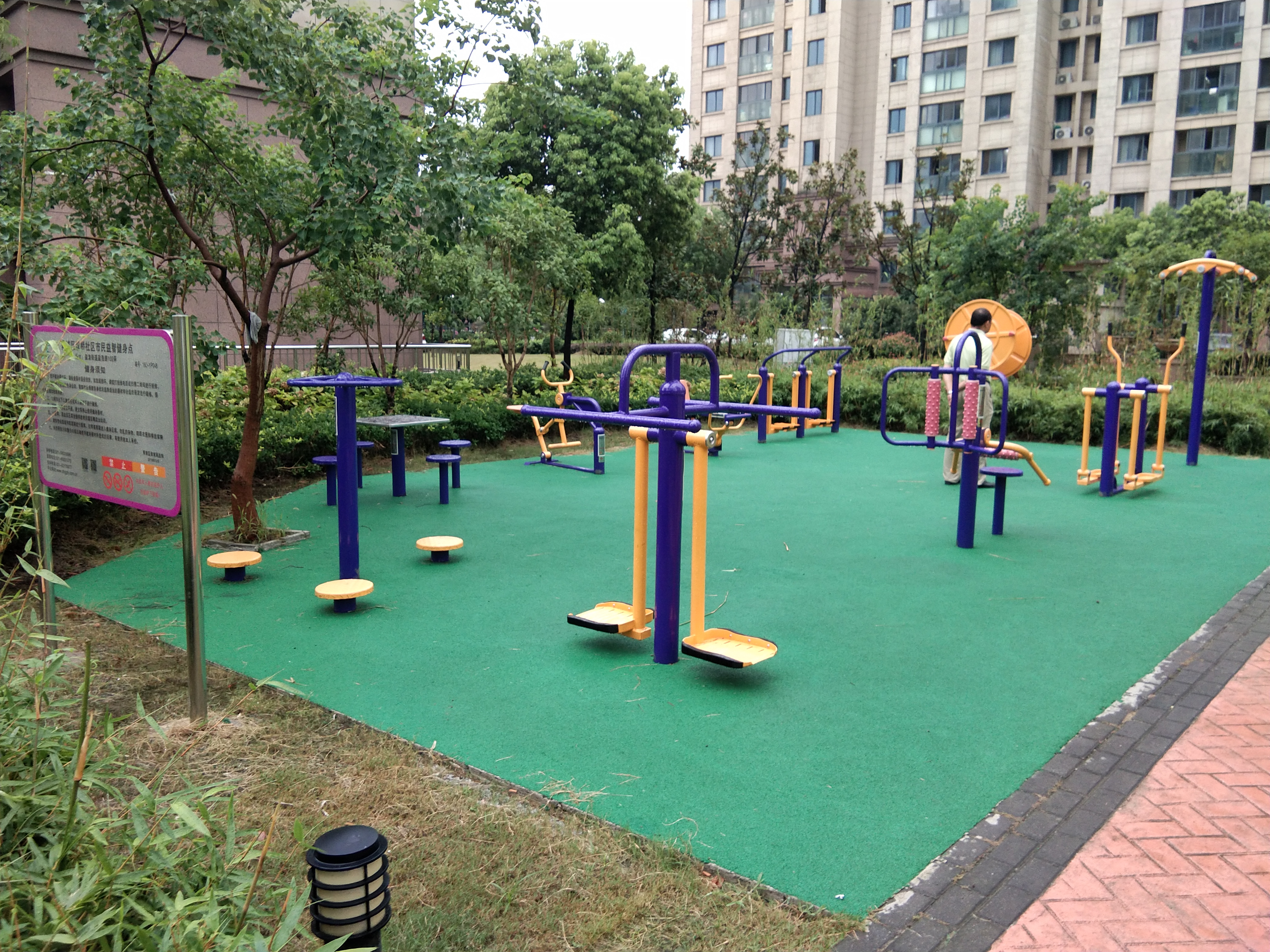 雙橋社區(qū)雙橋三區(qū)健身點(diǎn)