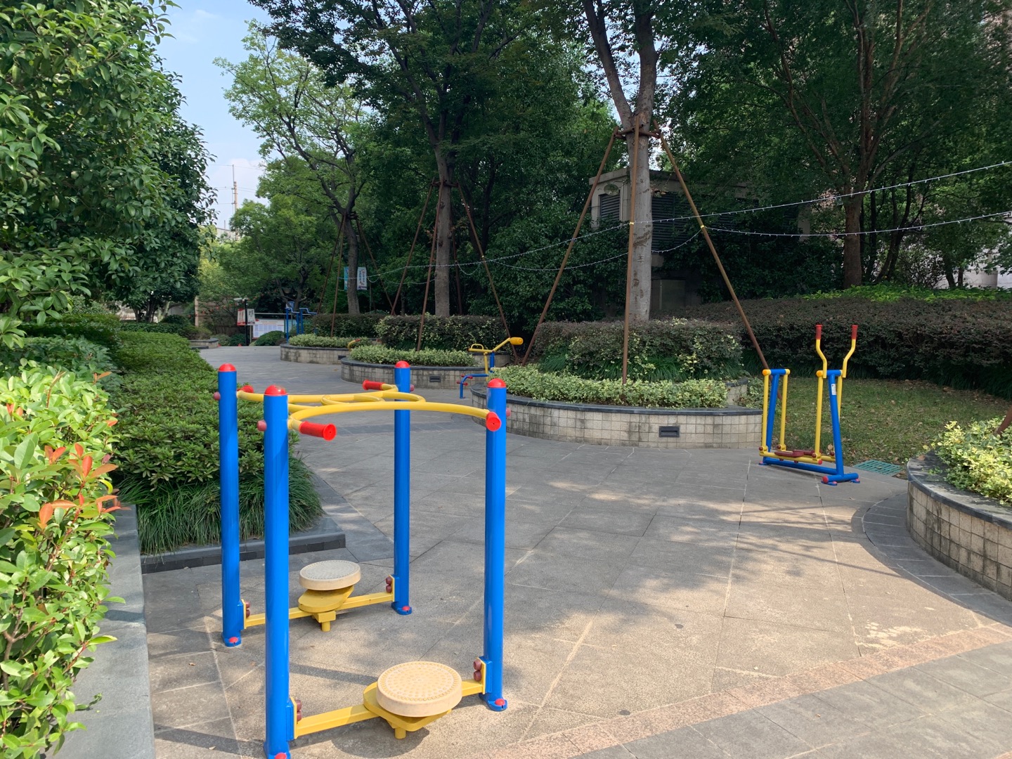 同濟雅筑東側(cè)健身點