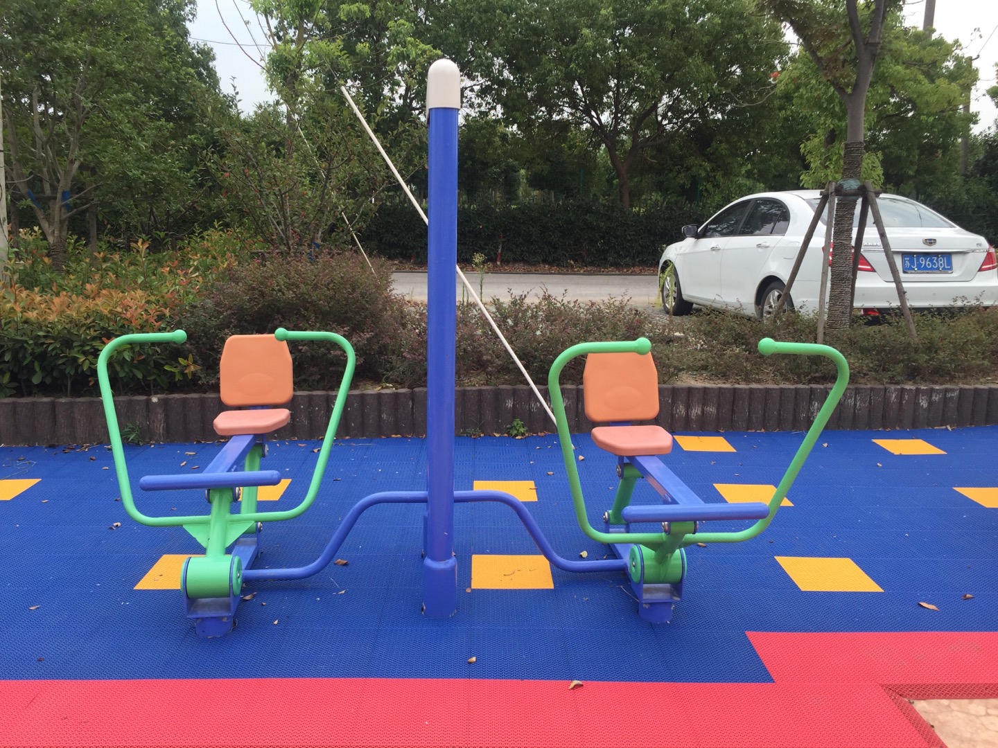 雙立柱平推平拉訓(xùn)練器