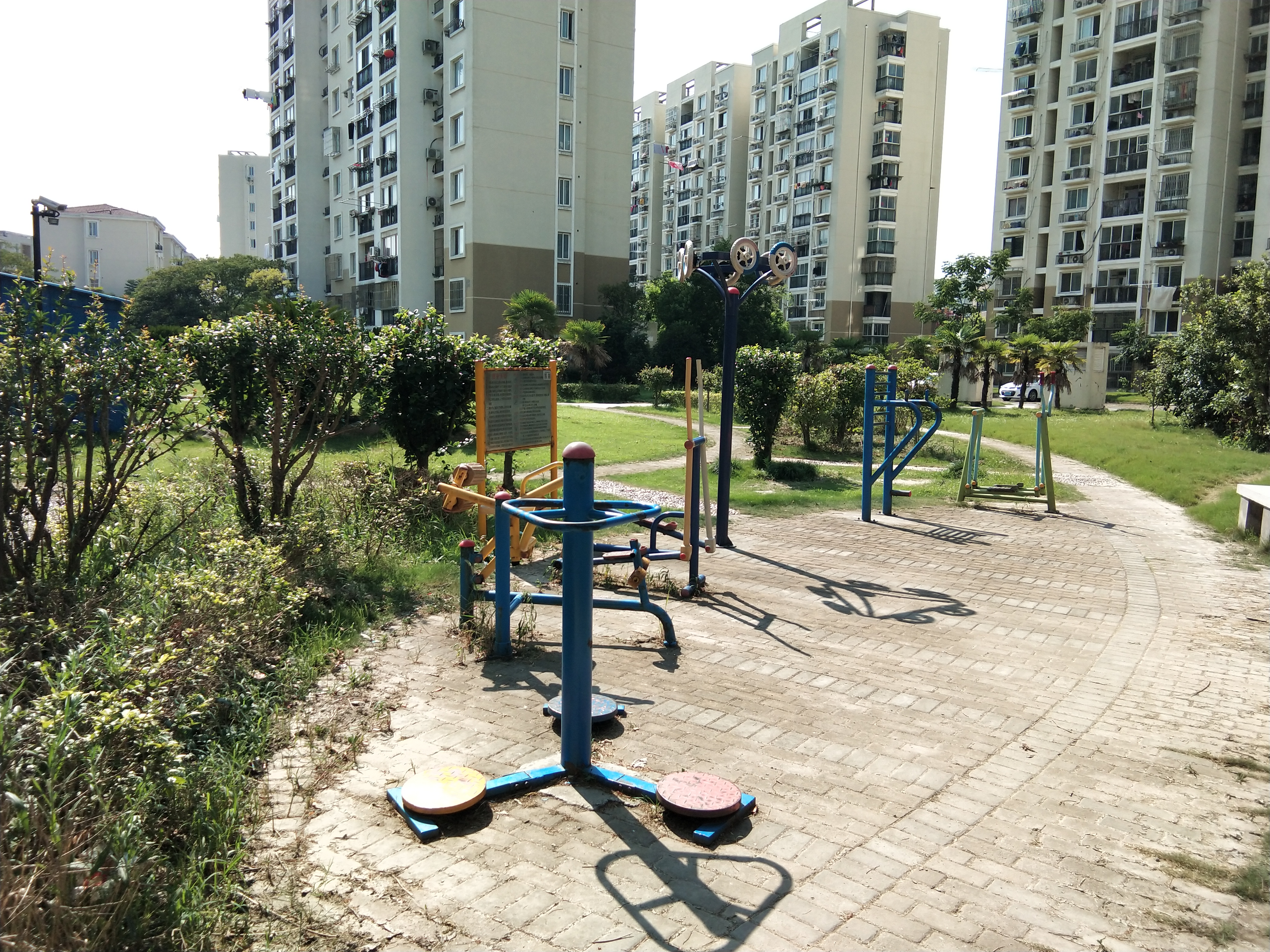 閔浦三居委健身點1