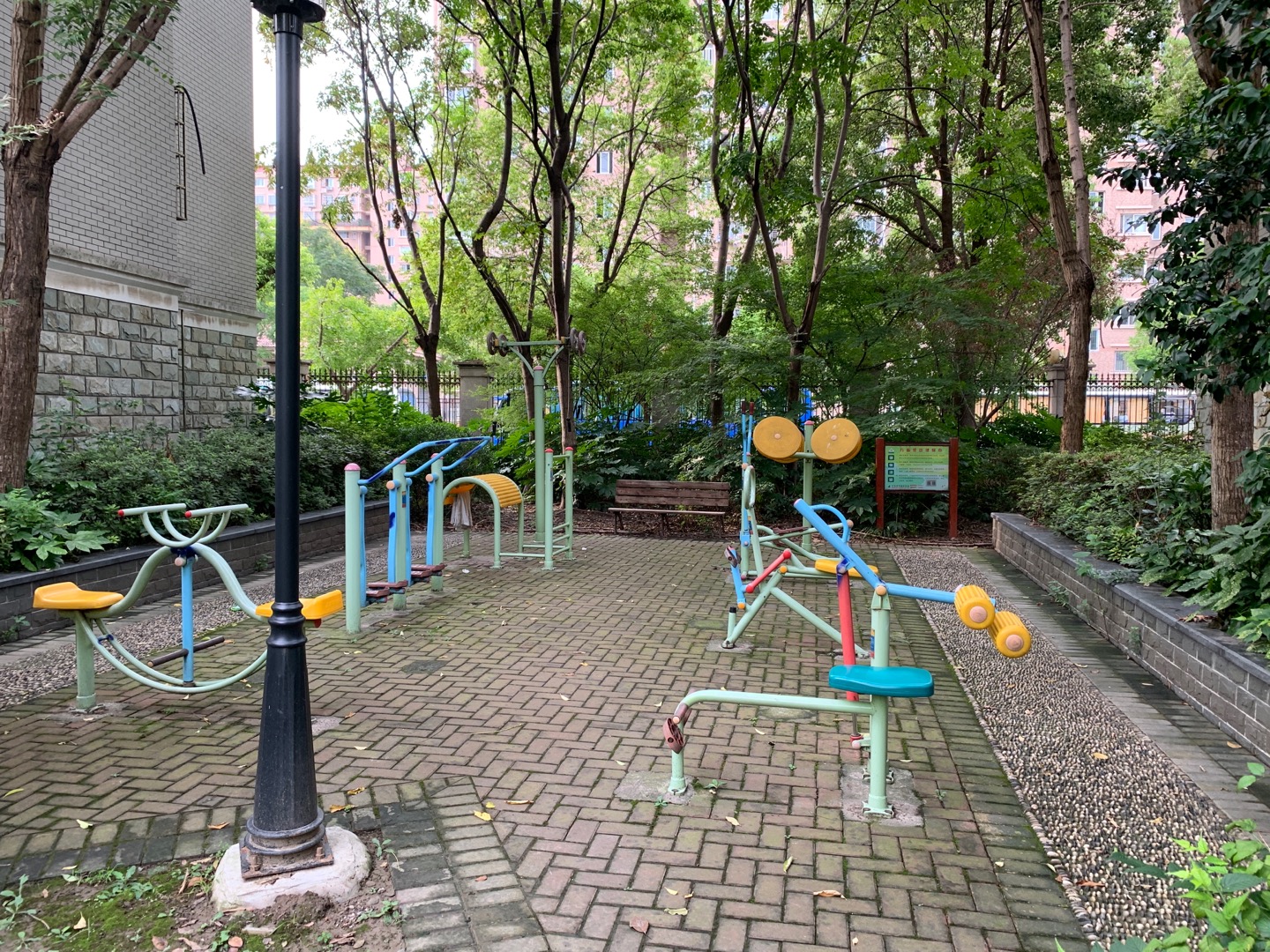 新梅苑居委萬臨家園健身點(diǎn)