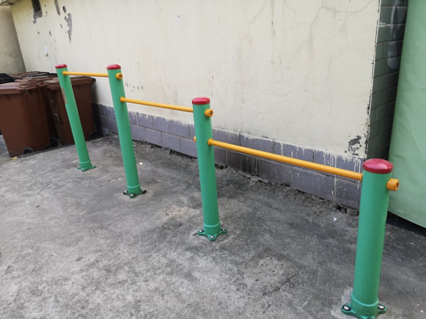 多聯(lián)壓腿架