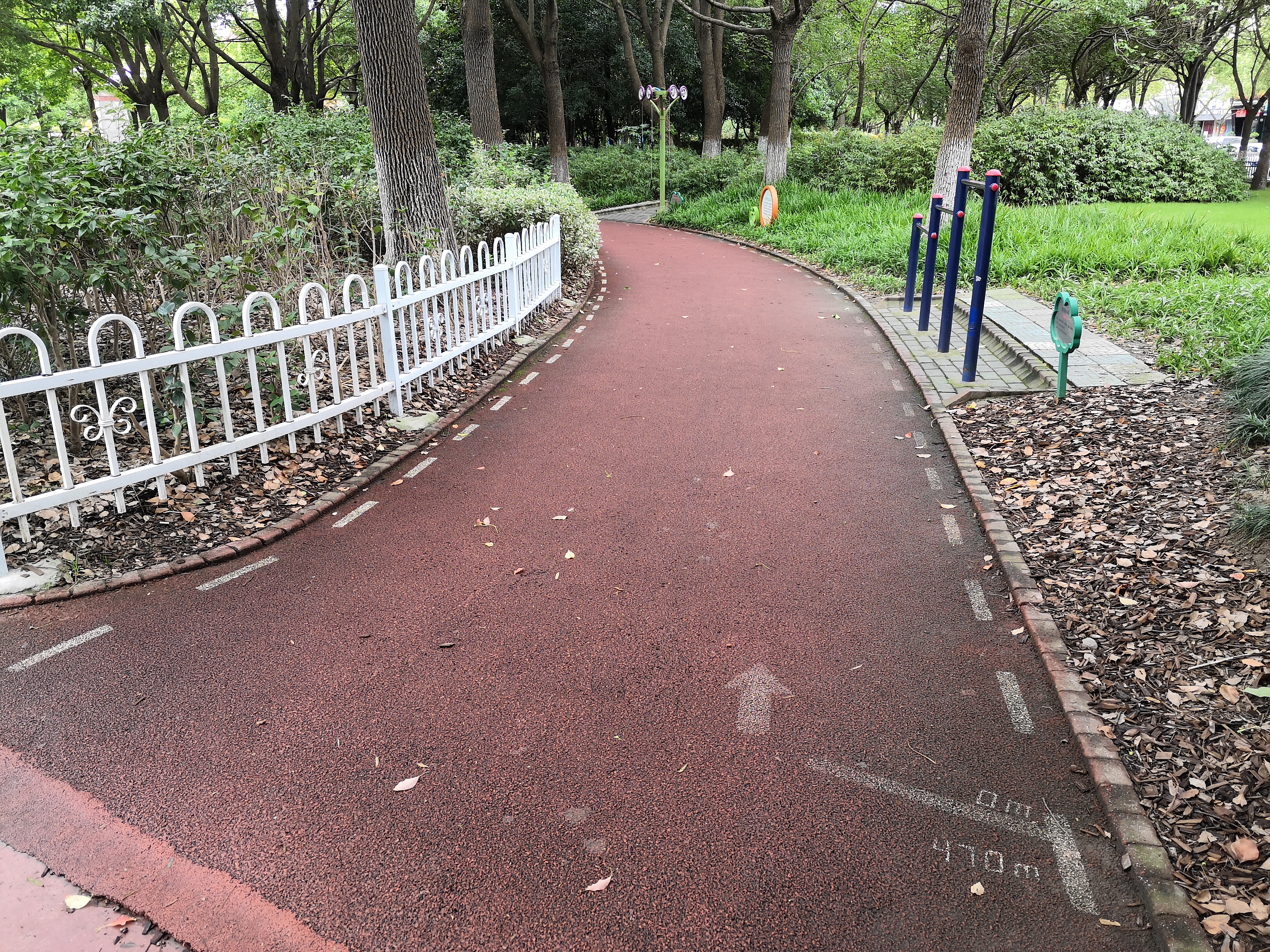 嘉定工業(yè)區(qū)海裕廣場(chǎng)健身步道