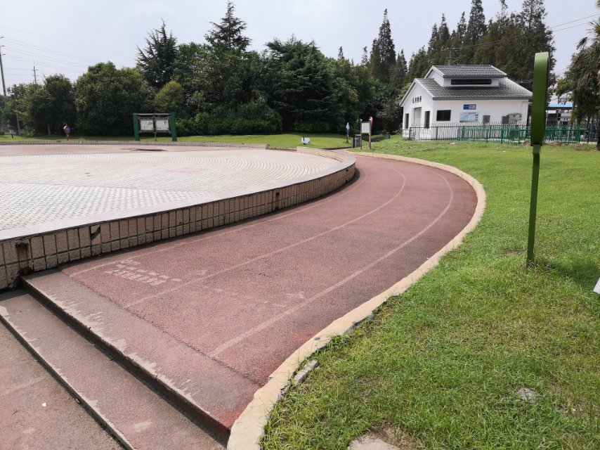 嘉定工業(yè)區(qū)景華苑健身步道