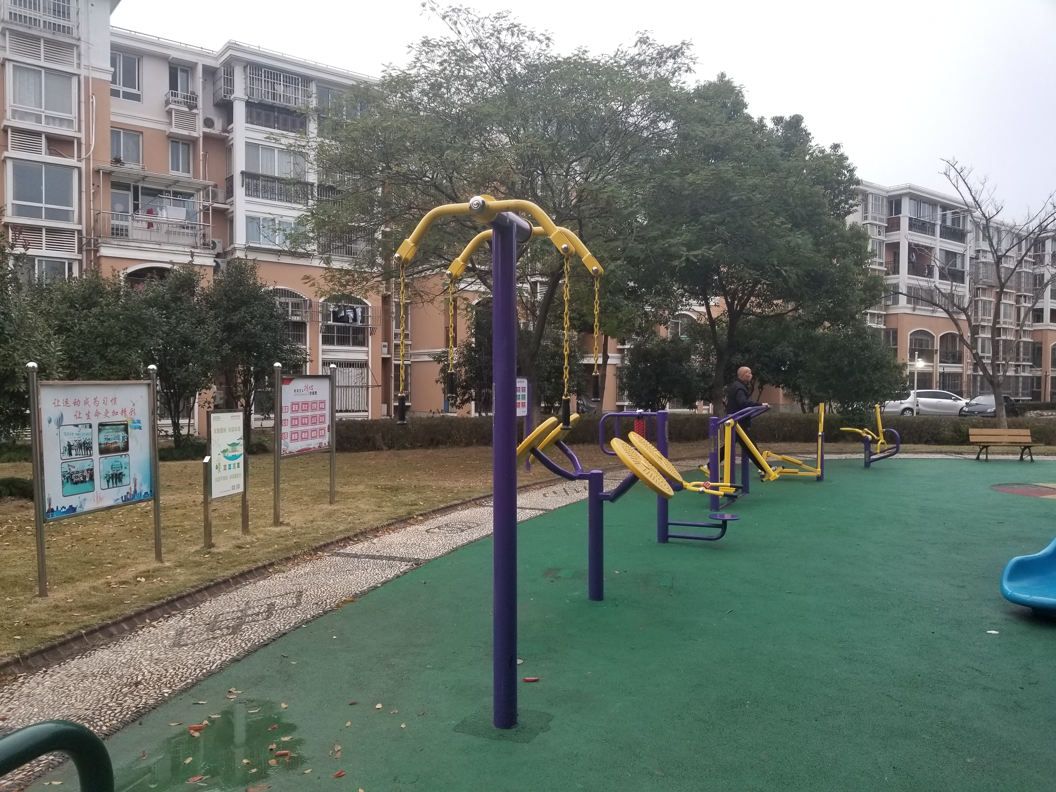 新苑居委健身點(diǎn)（二）