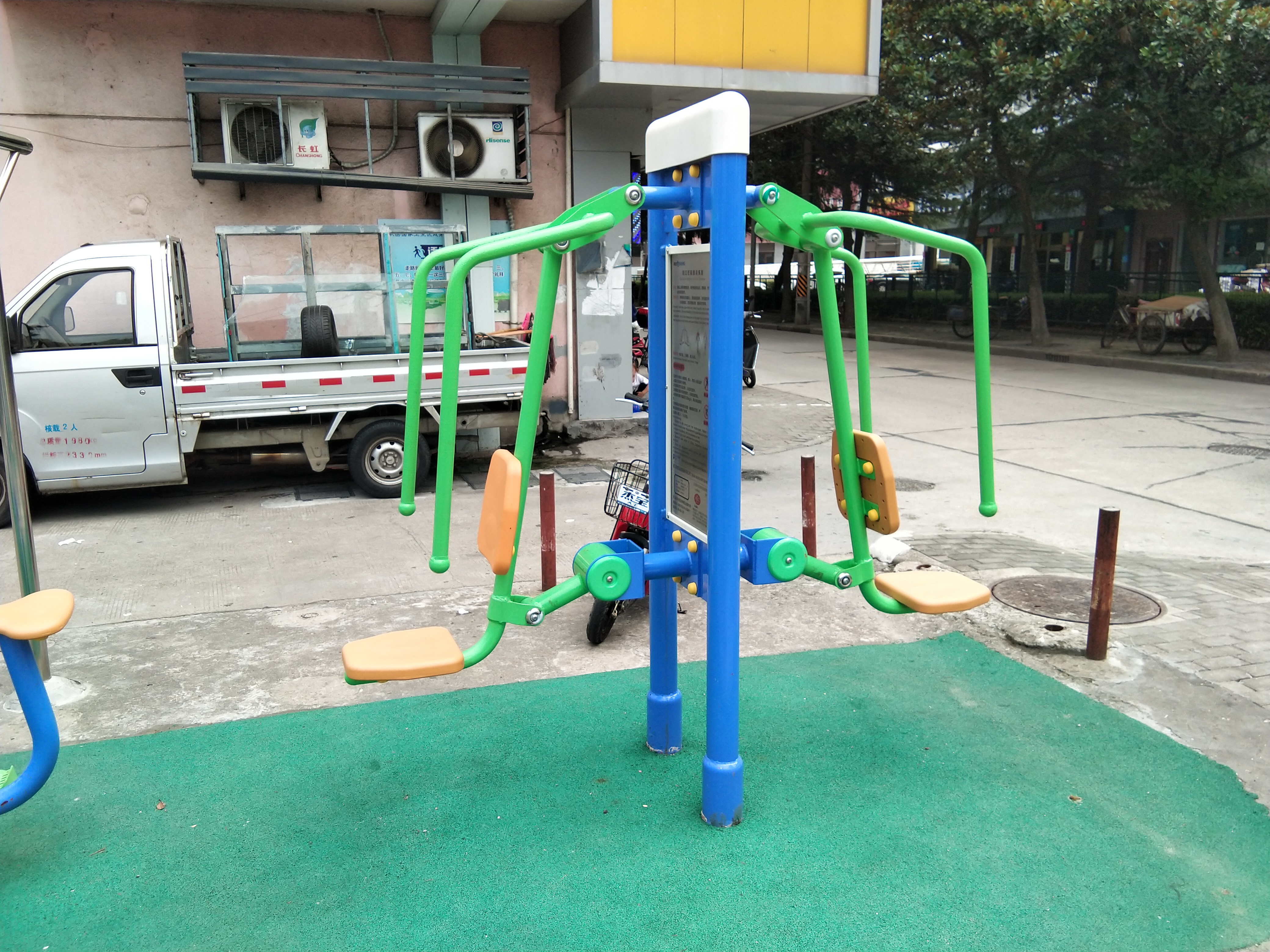 雙立柱前推訓(xùn)練器