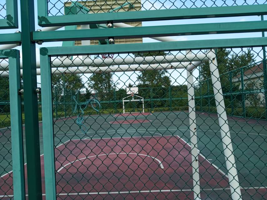 向陽村籃球場