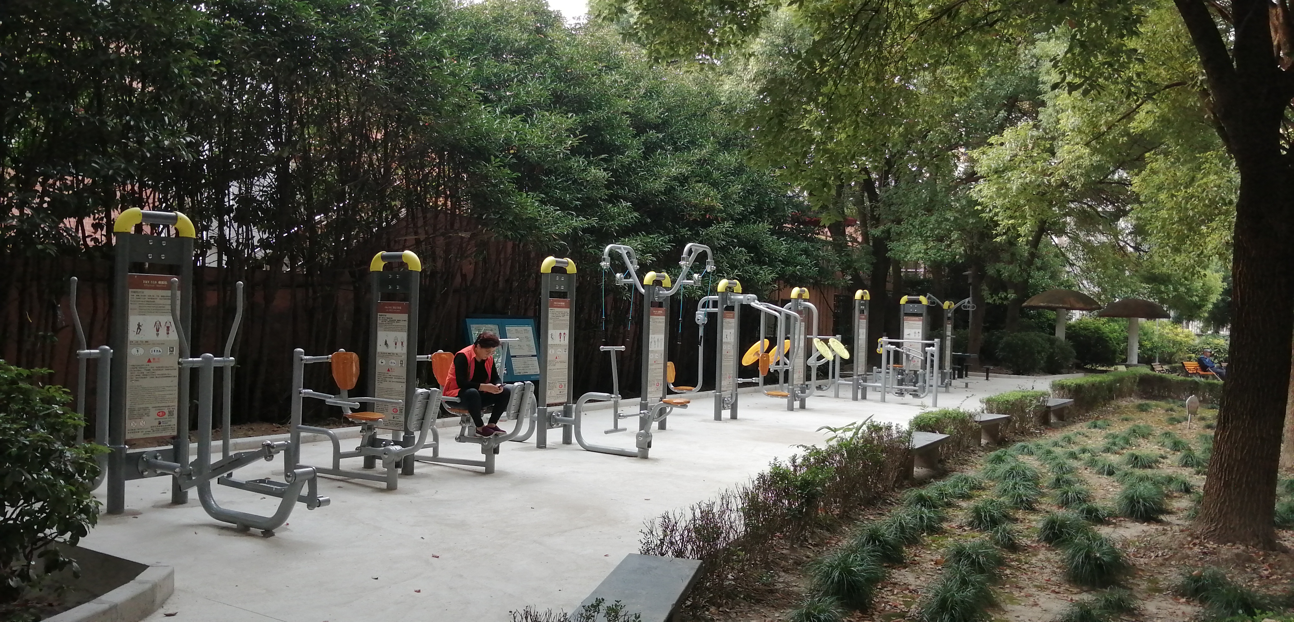 靜安區(qū)彭浦新村街道保德路921弄居委健身點（共和新路4470弄）