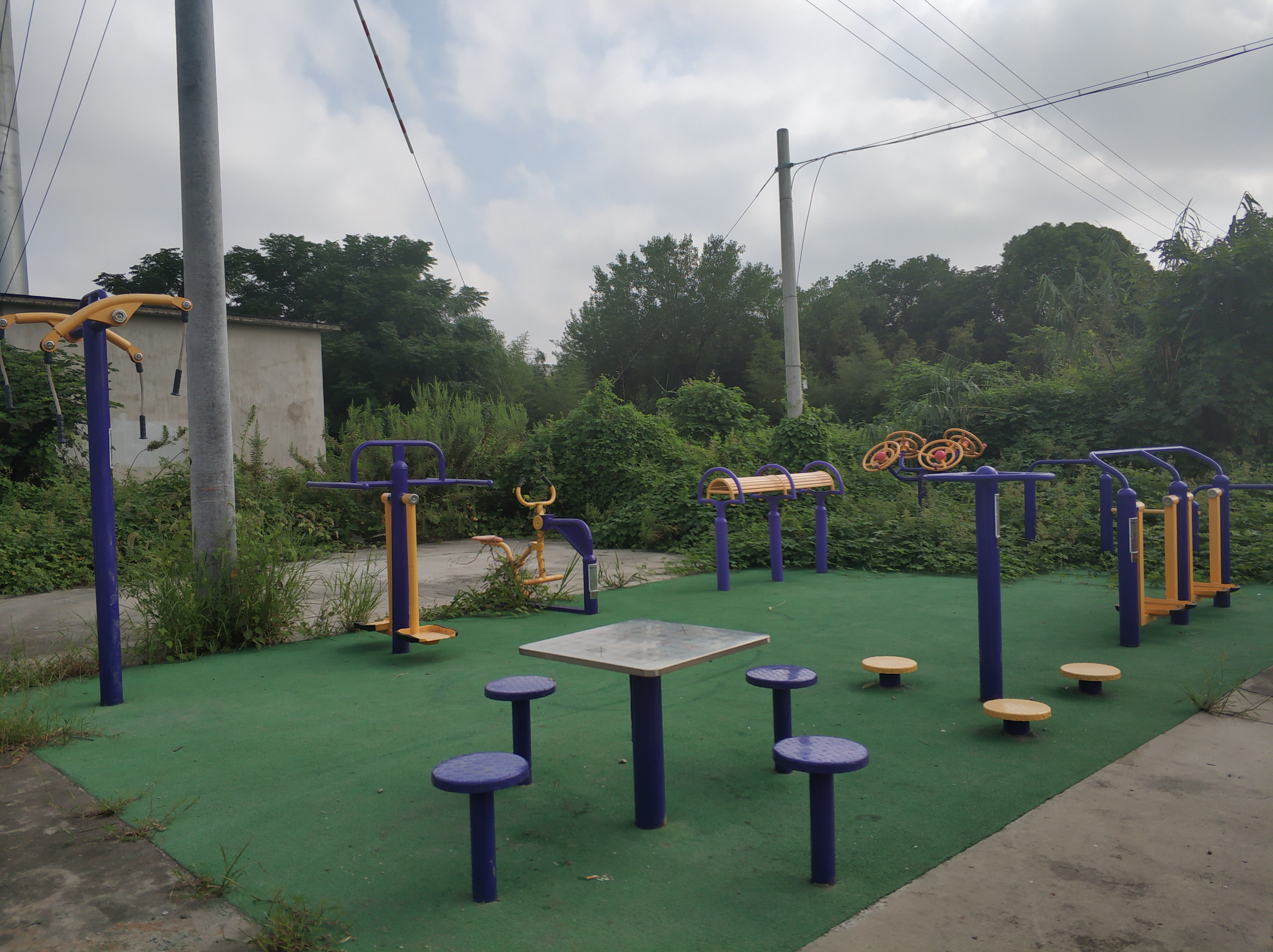香花橋街道燕南村村部健身苑點