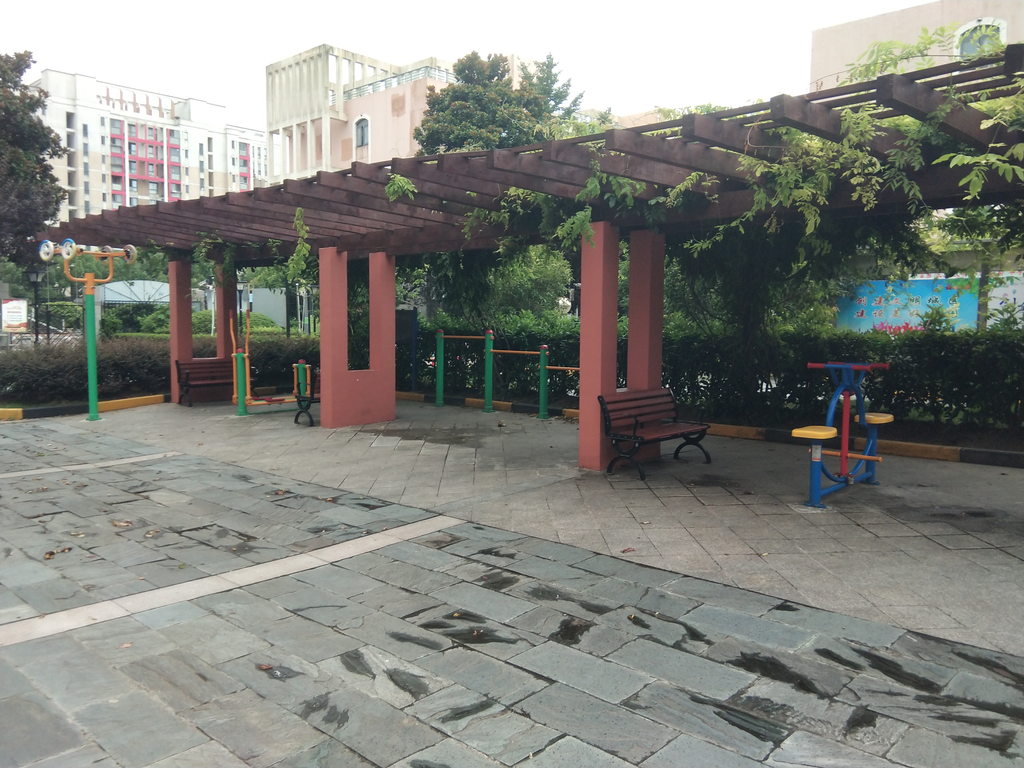 世博二居C健身苑點