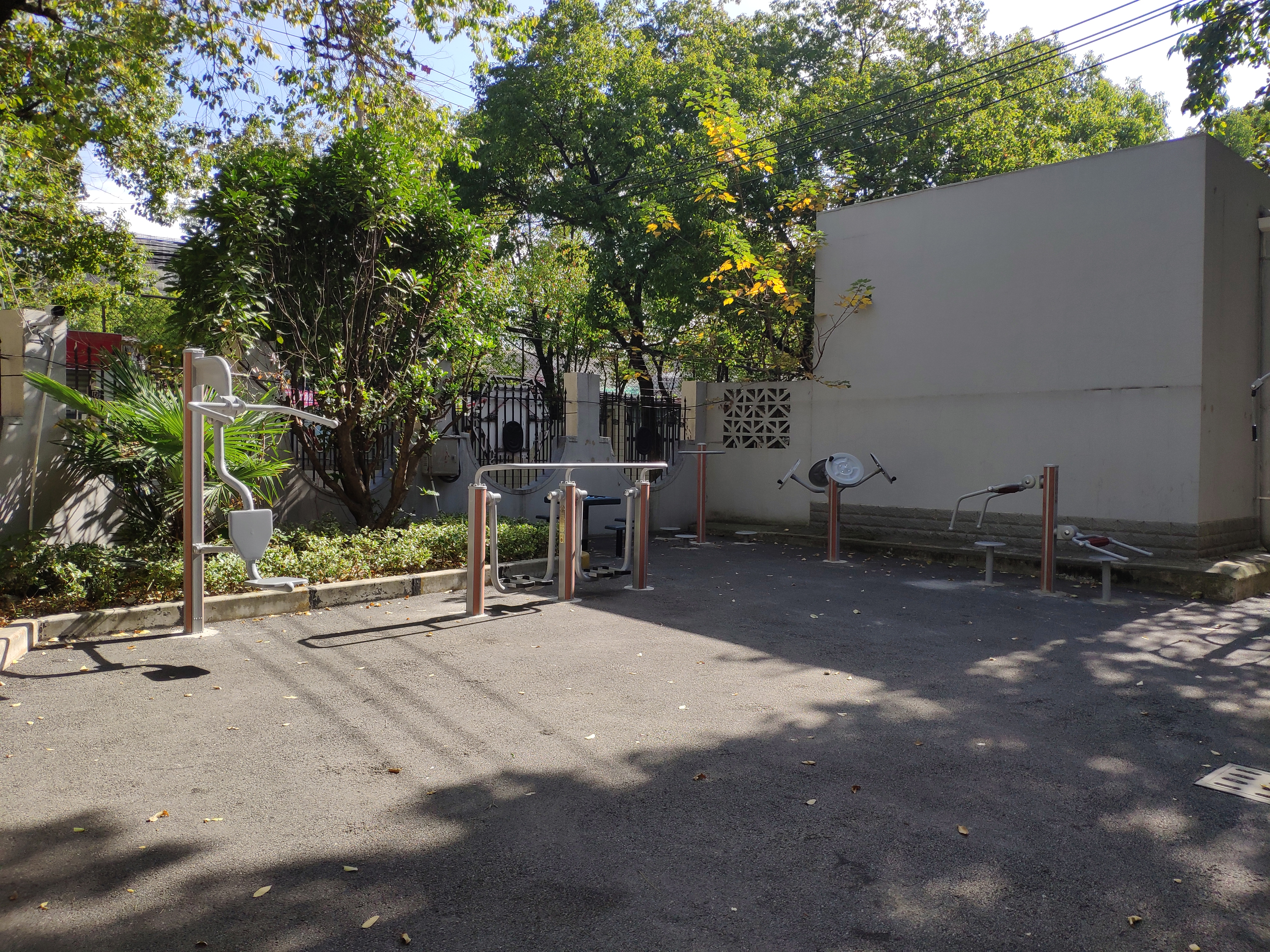 靜安區(qū)大寧路街道上工新村居委健身點（廣延路350弄5號）