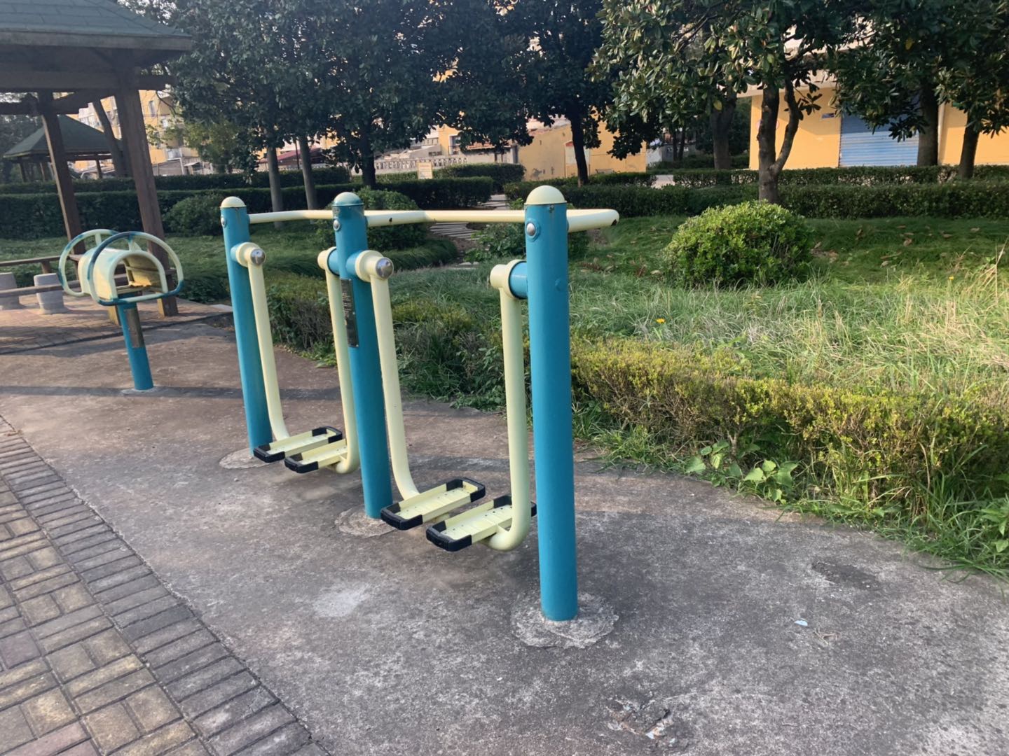 雙位太空漫步機