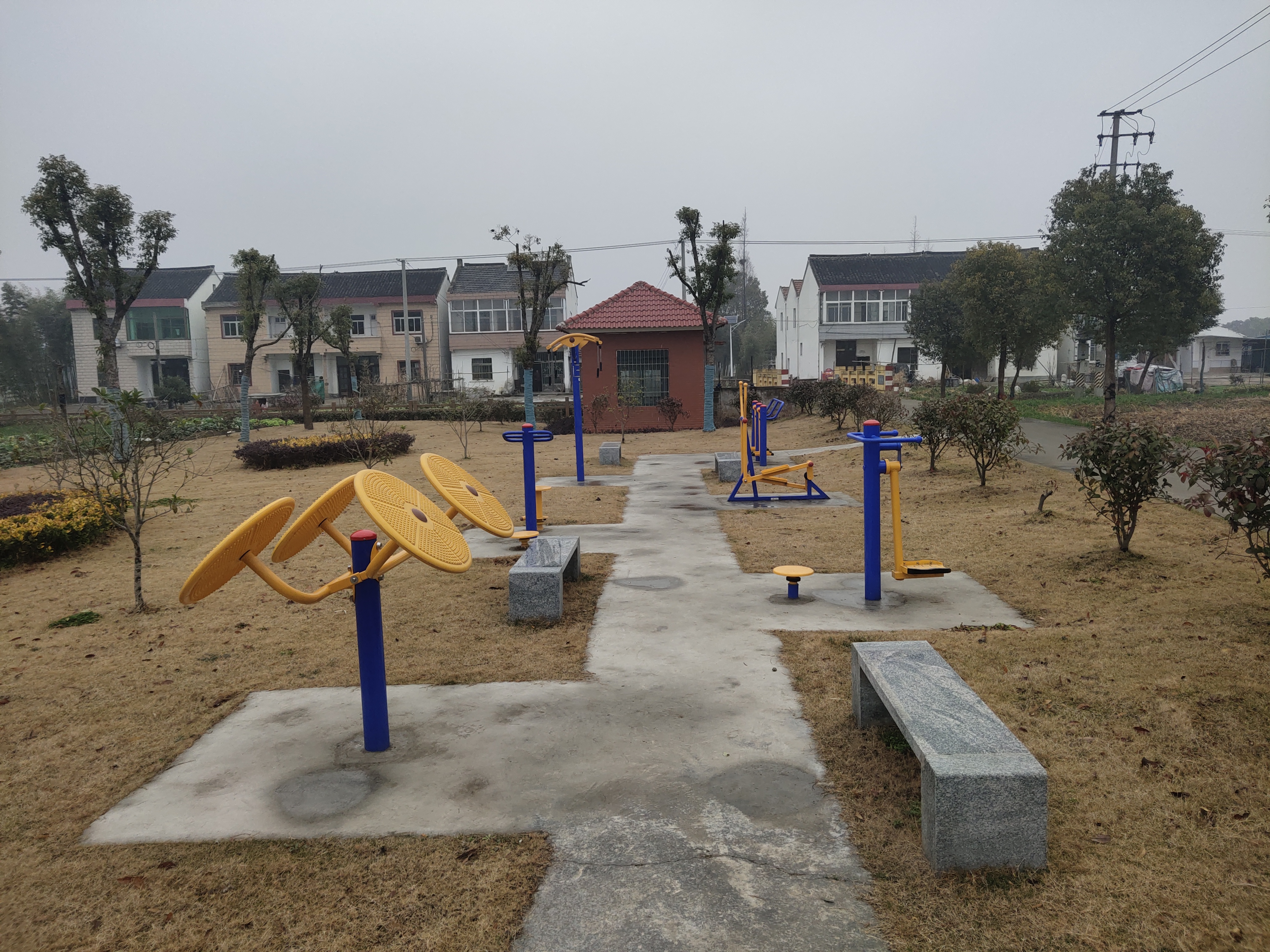 曙光村8隊(duì)健身點(diǎn)