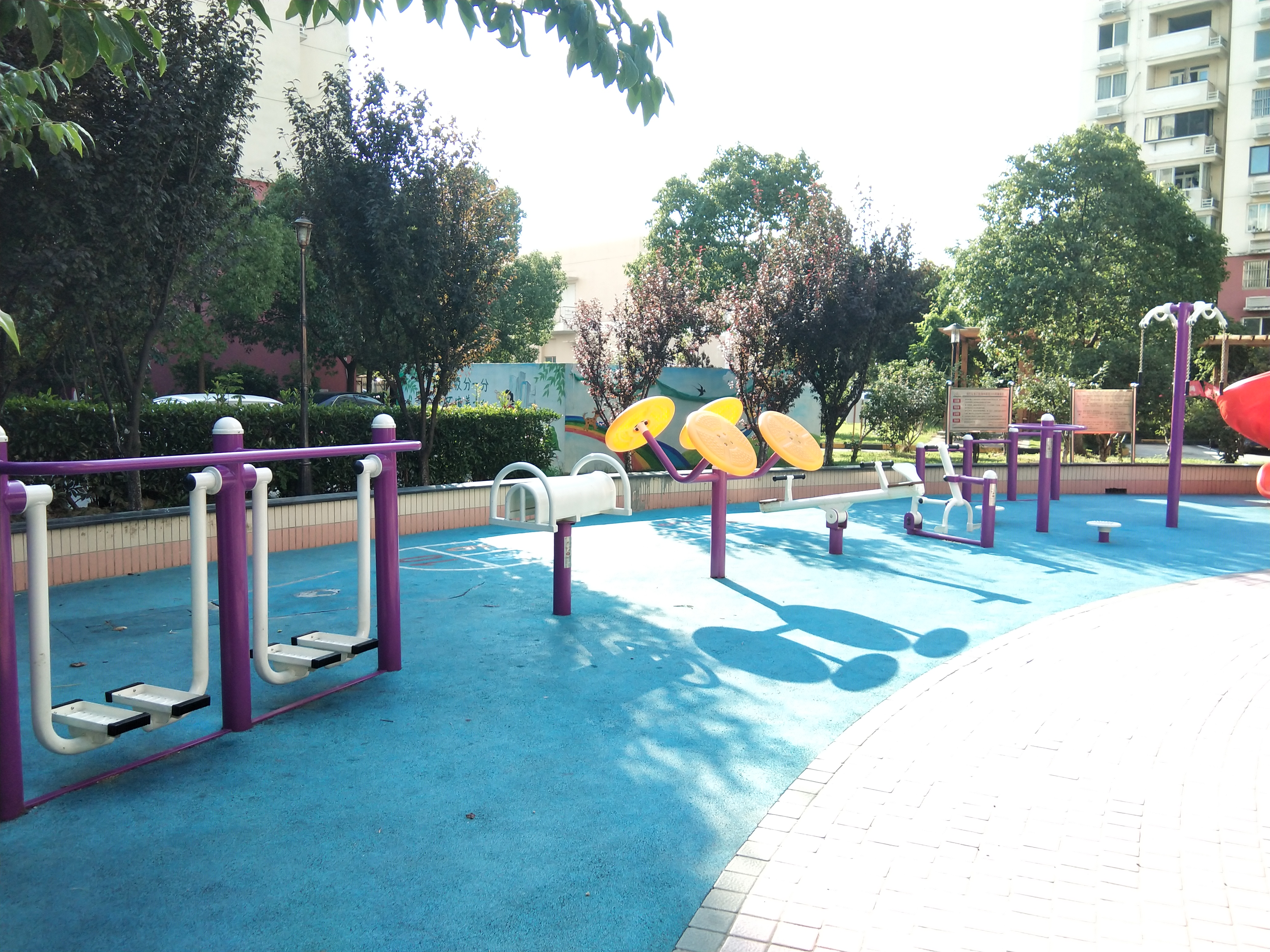 浦航六居委健身點(diǎn)C