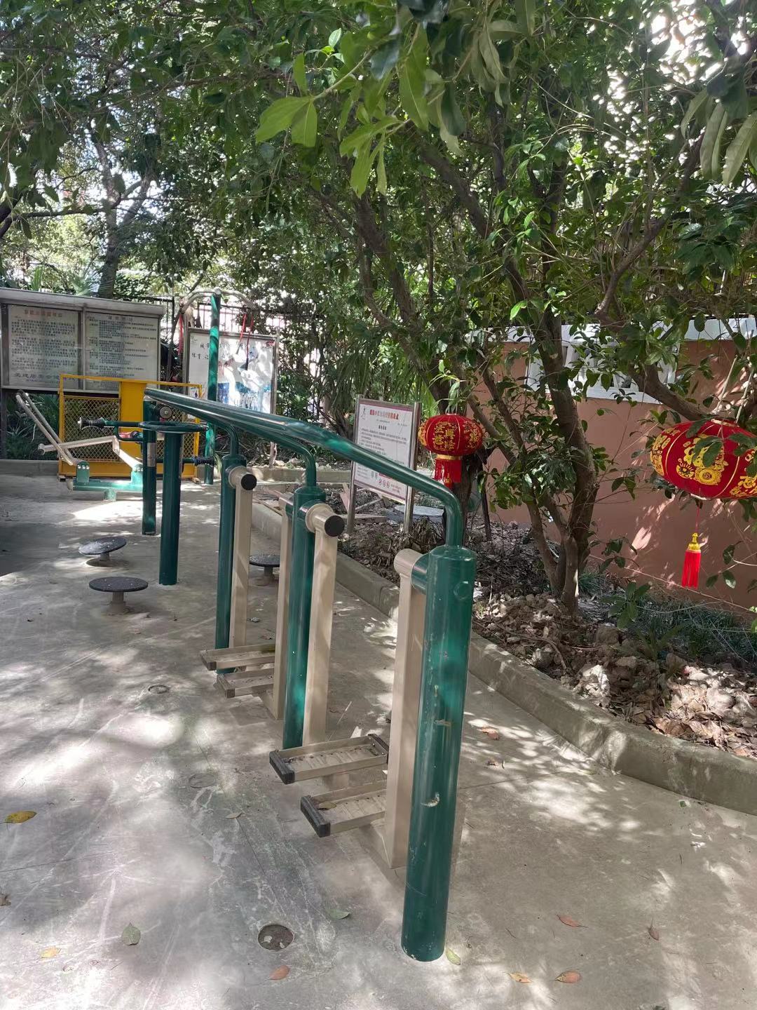 愛建小區(qū)健身點(diǎn)