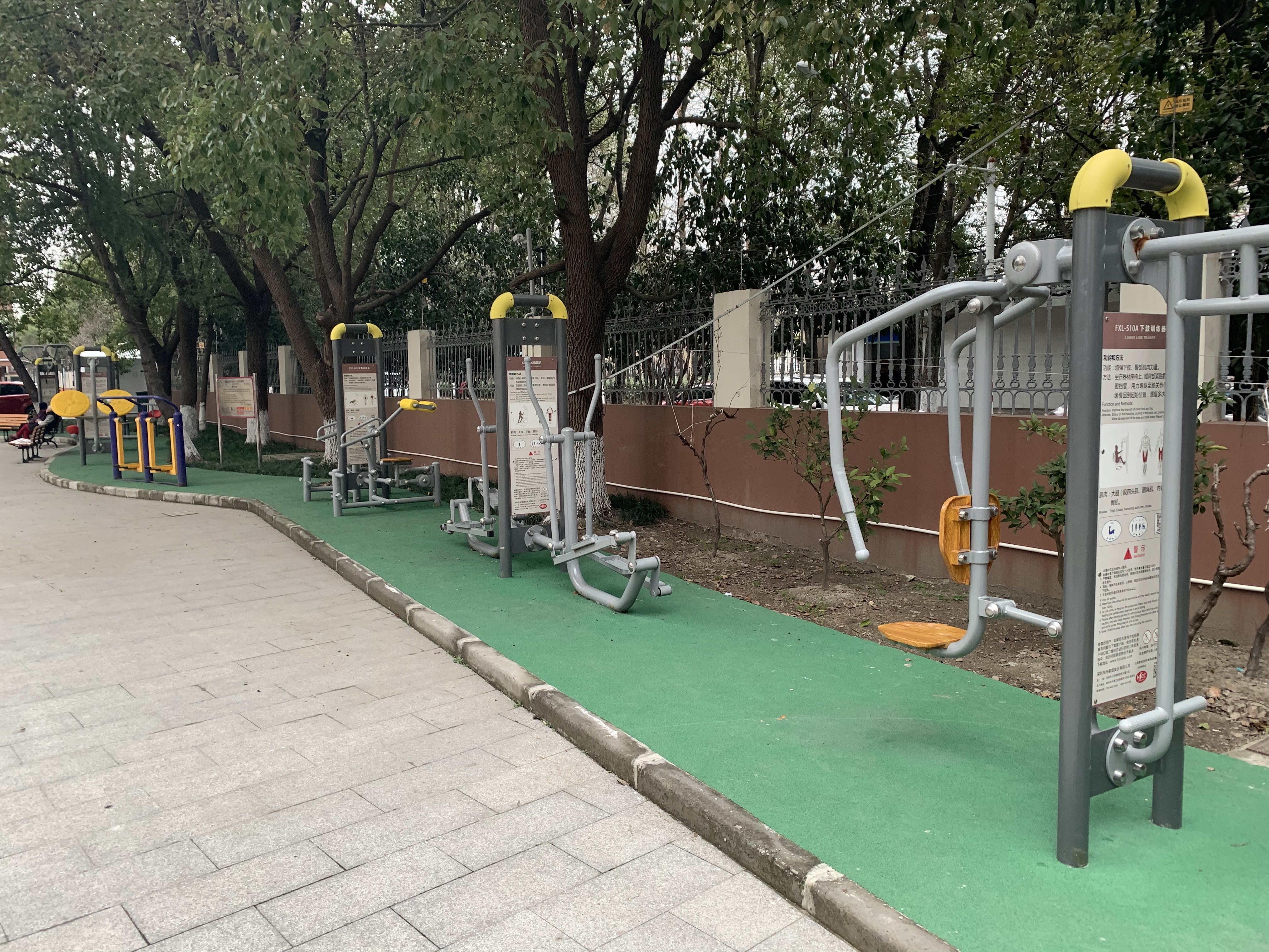 富盛開發(fā)區(qū)南側(cè)市民球場(chǎng)