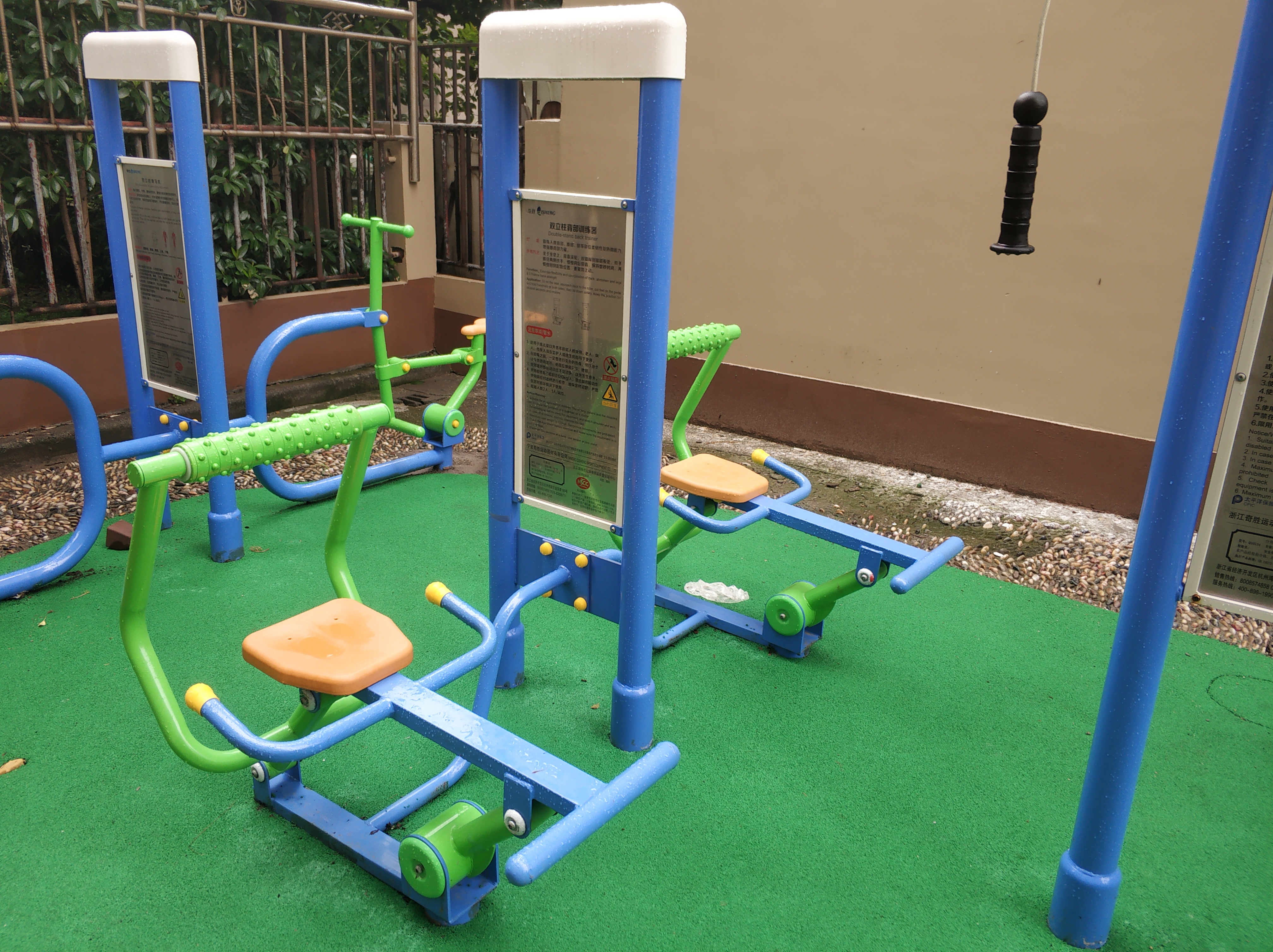 雙立柱背部訓(xùn)練器