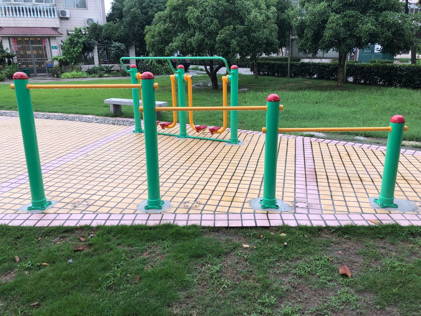 多聯(lián)壓腿架