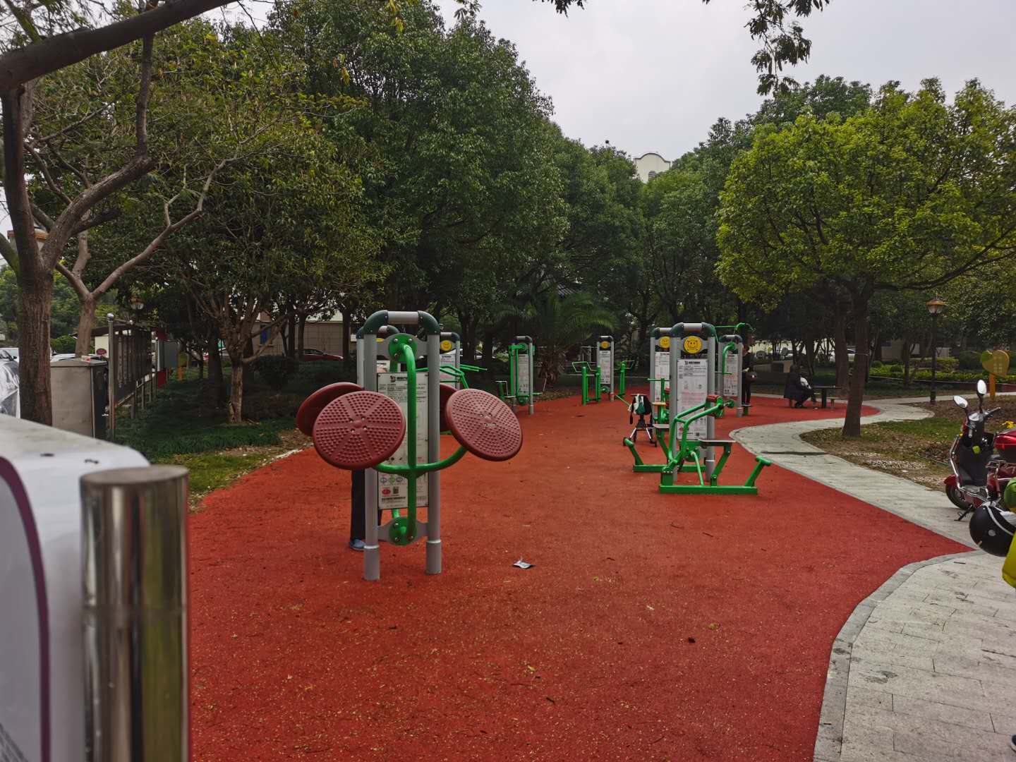 南橋鎮(zhèn)民旺苑市民益智健身苑點