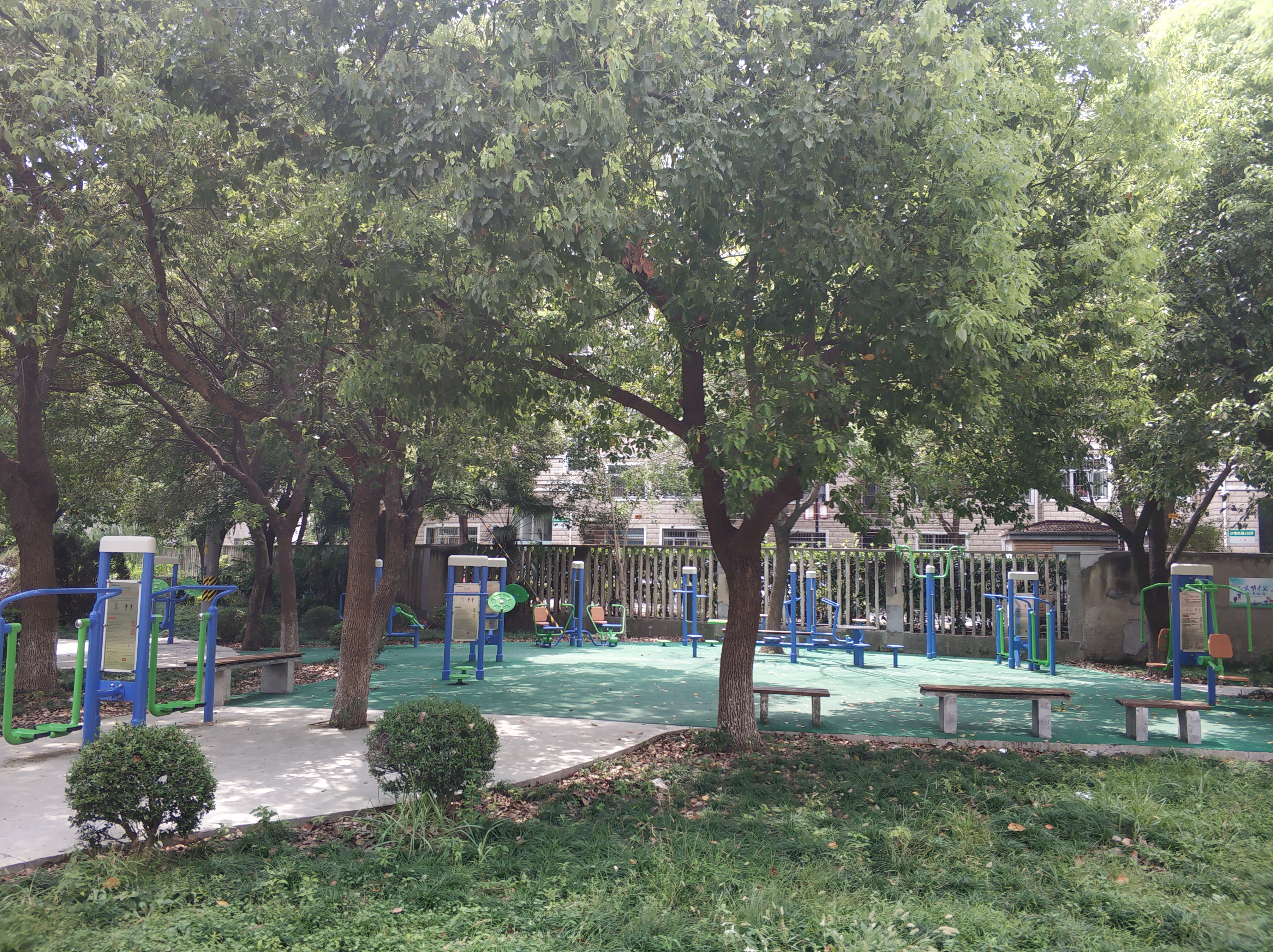 祥龍社區(qū)社區(qū)市民益智健身點(diǎn)