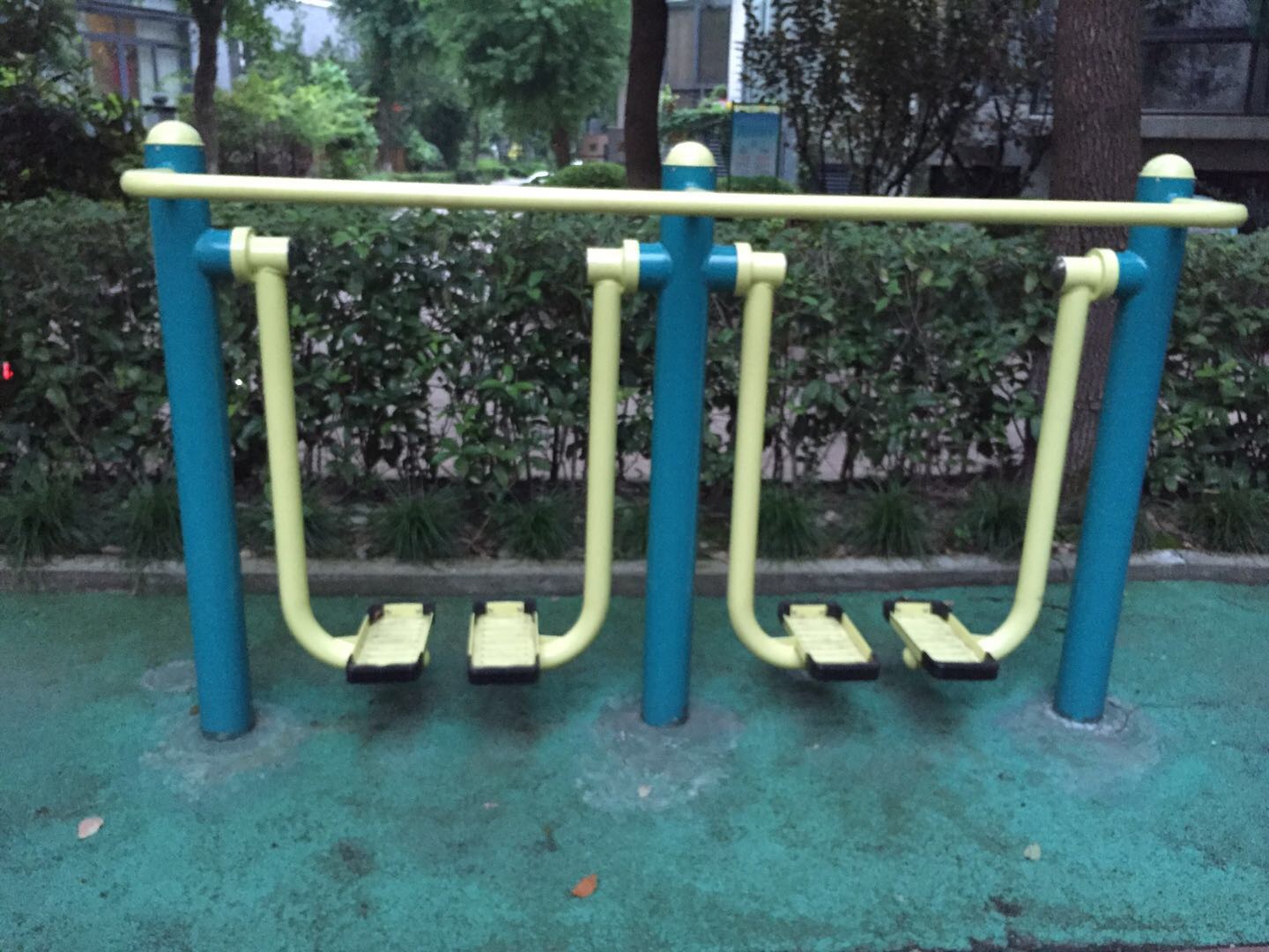 雙位太空漫步機