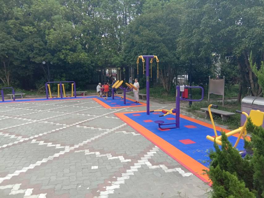 屹立家園居委健身點