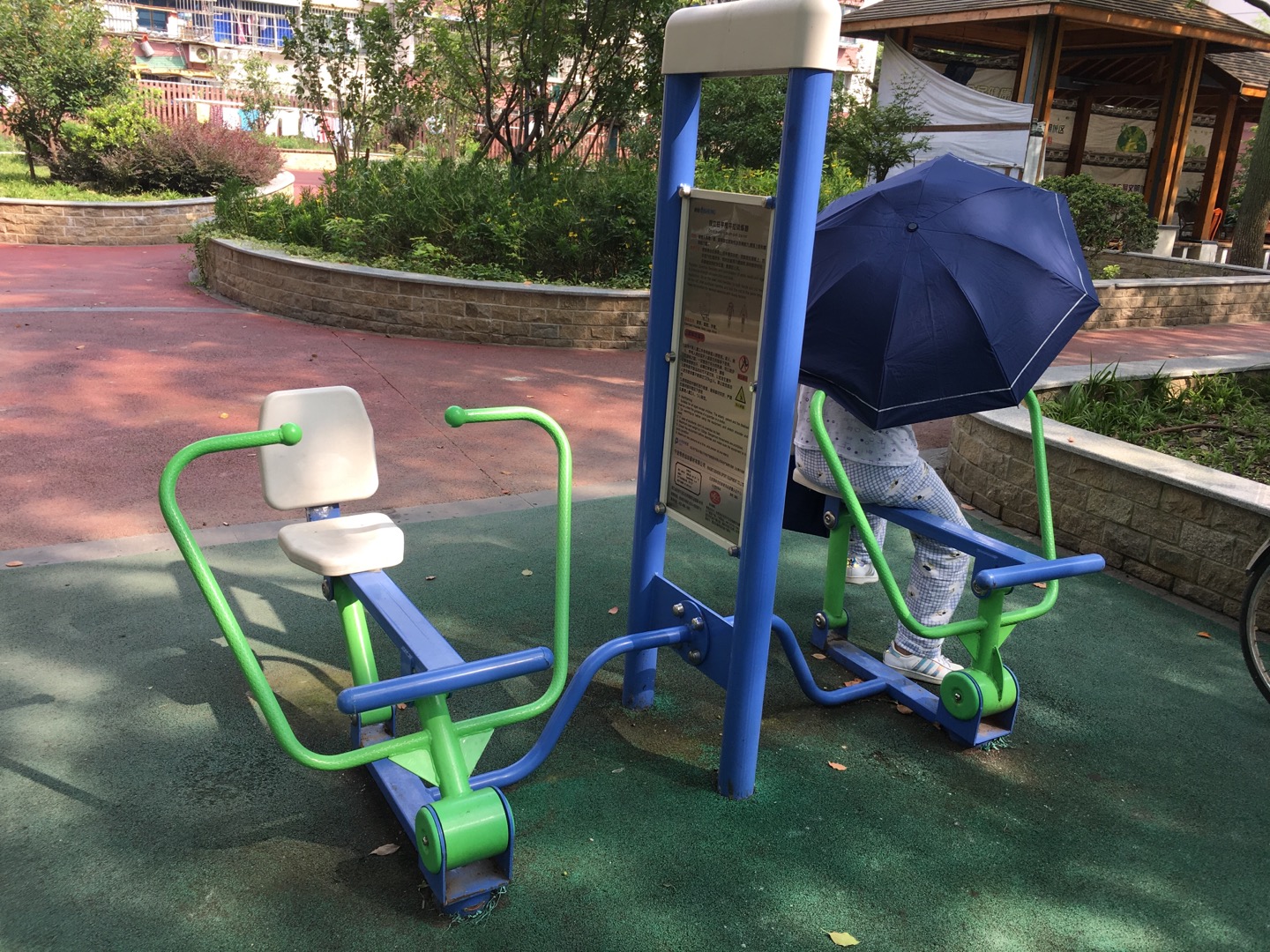 雙立柱平推平拉訓(xùn)練器