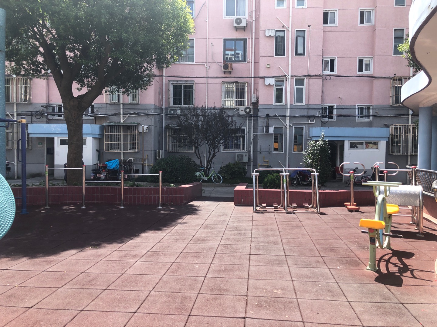 東泉一村健身點