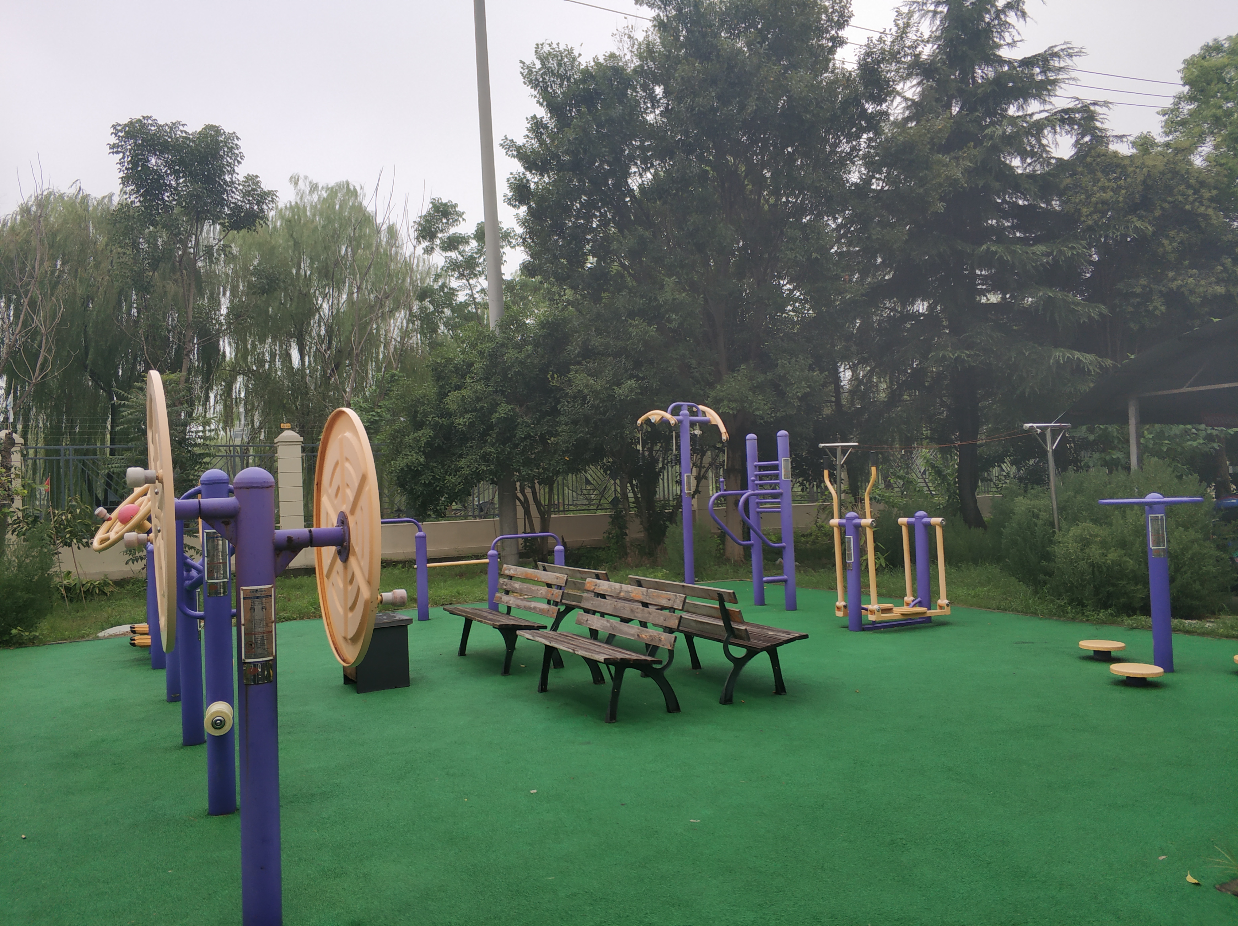 民樂社區(qū)西側(cè)健身點(diǎn)