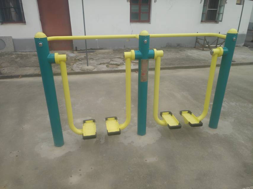 雙位太空漫步機(jī)