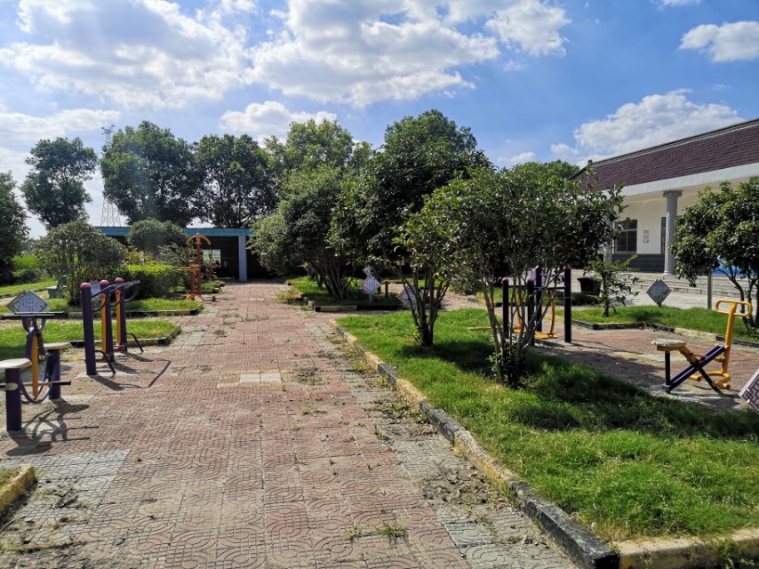 秦望村健身點(diǎn)