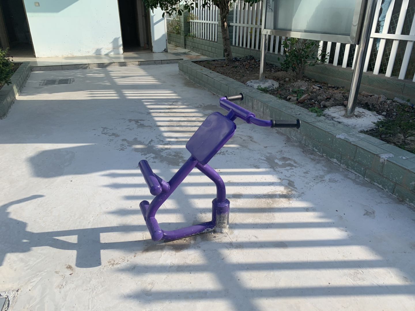 背肌訓(xùn)練器