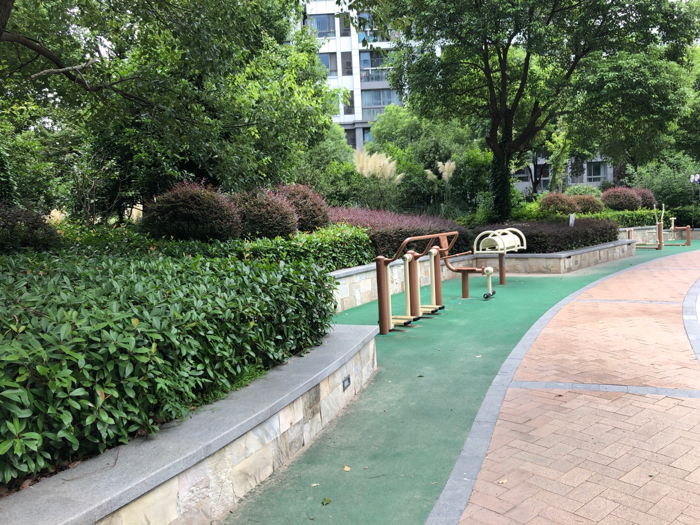 萬源四居居委B健身苑點(diǎn)